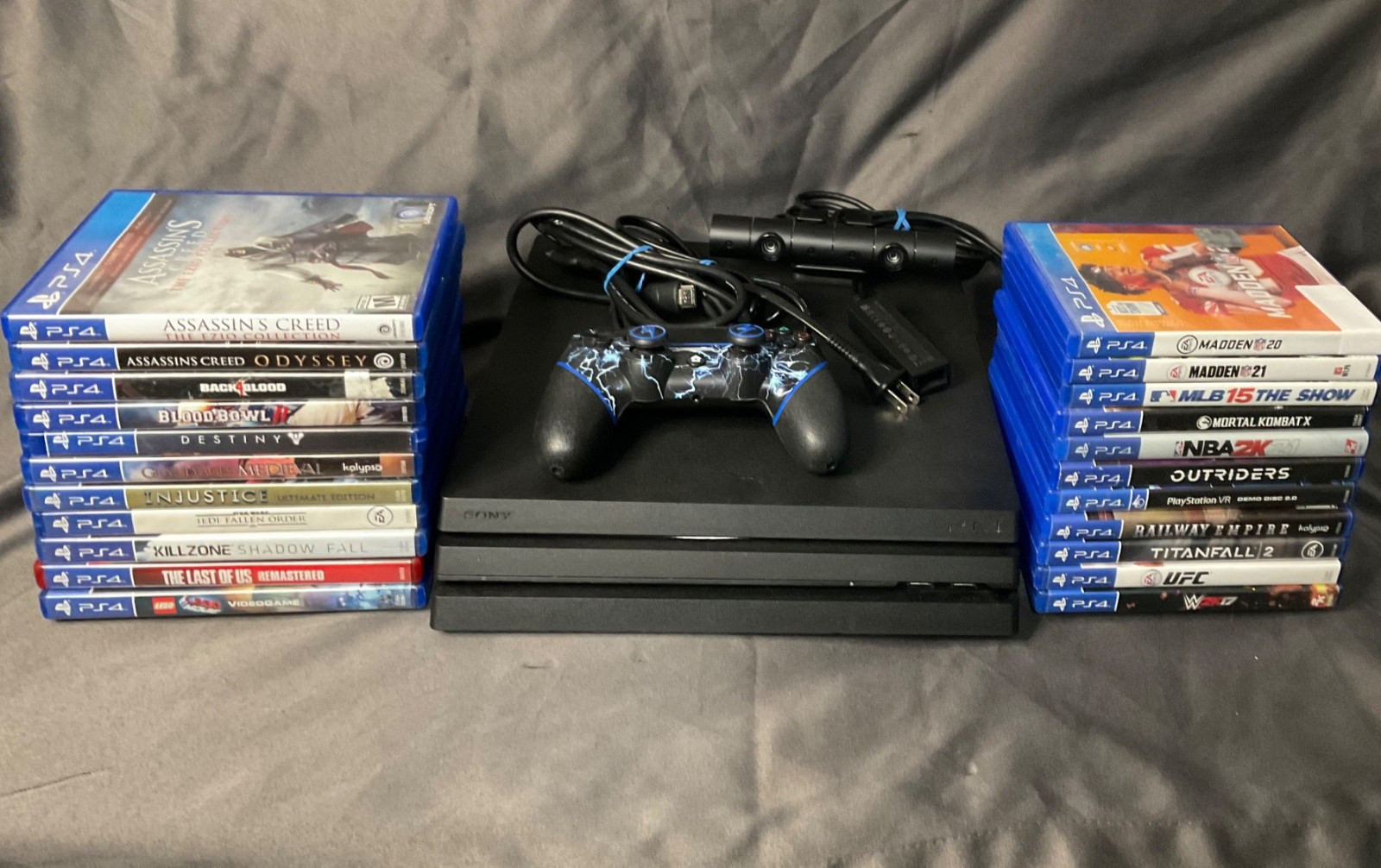 Sony PlayStation 4 Pro 1TB CUH-7215B Console Bundle 22 Games Camera Controller