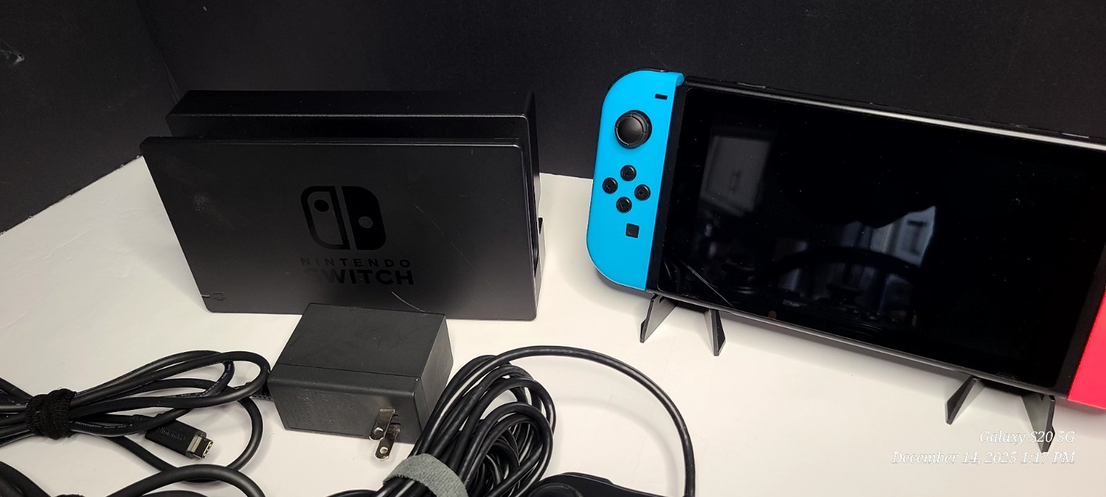 Nintendo Switch Console Bundle/ Controller, 4 Games, Charging Cable, HDMI Cable