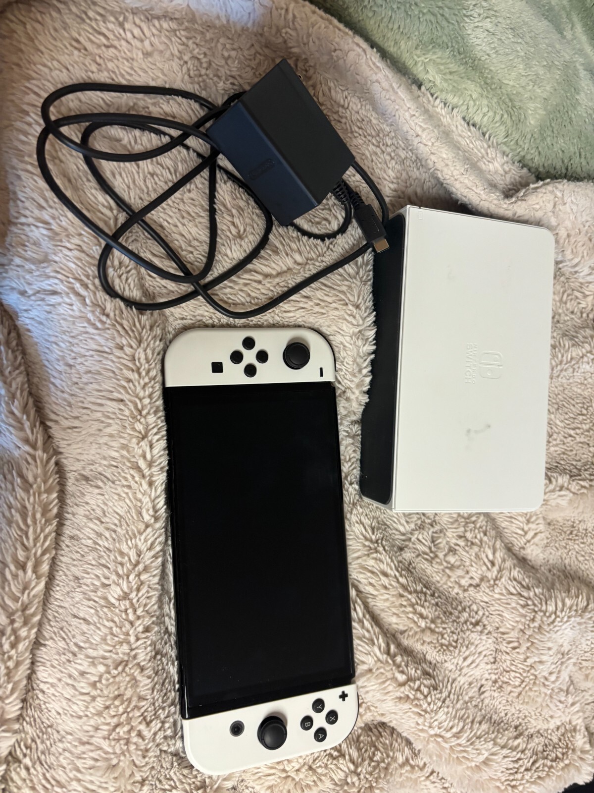 Nintendo Switch OLED Model – 64GB/White (HEGSKAAAA)