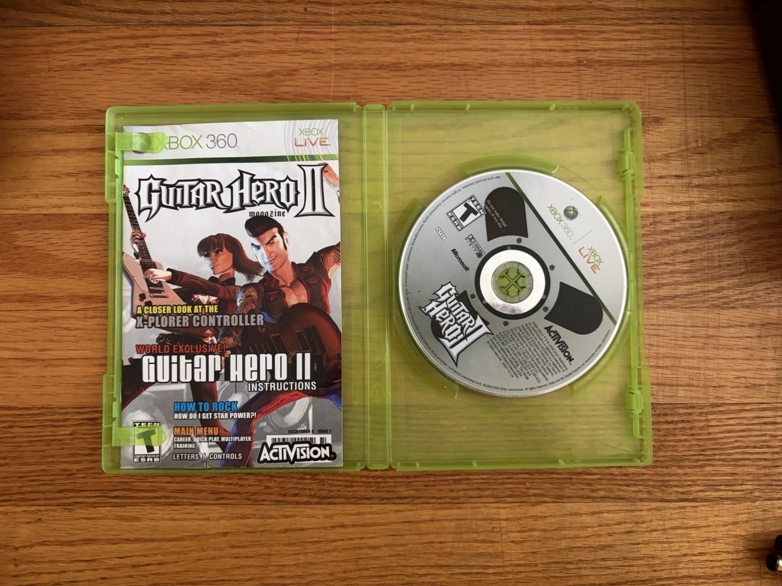 Microsoft Xbox 360 S 250GB Model 1439 + Controller + 3 Guitars + Guitar Hero 2