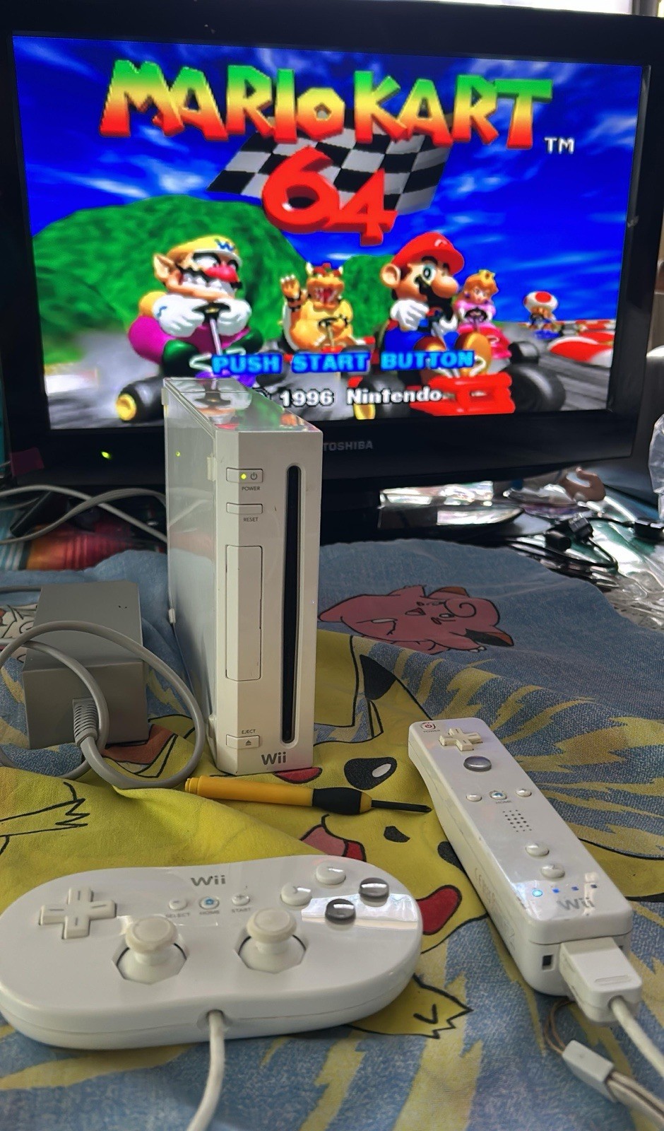 Nintendo Wii Game System Console with 1-REMOTES Bundle ALSO PLAYS GAMECUBE Games