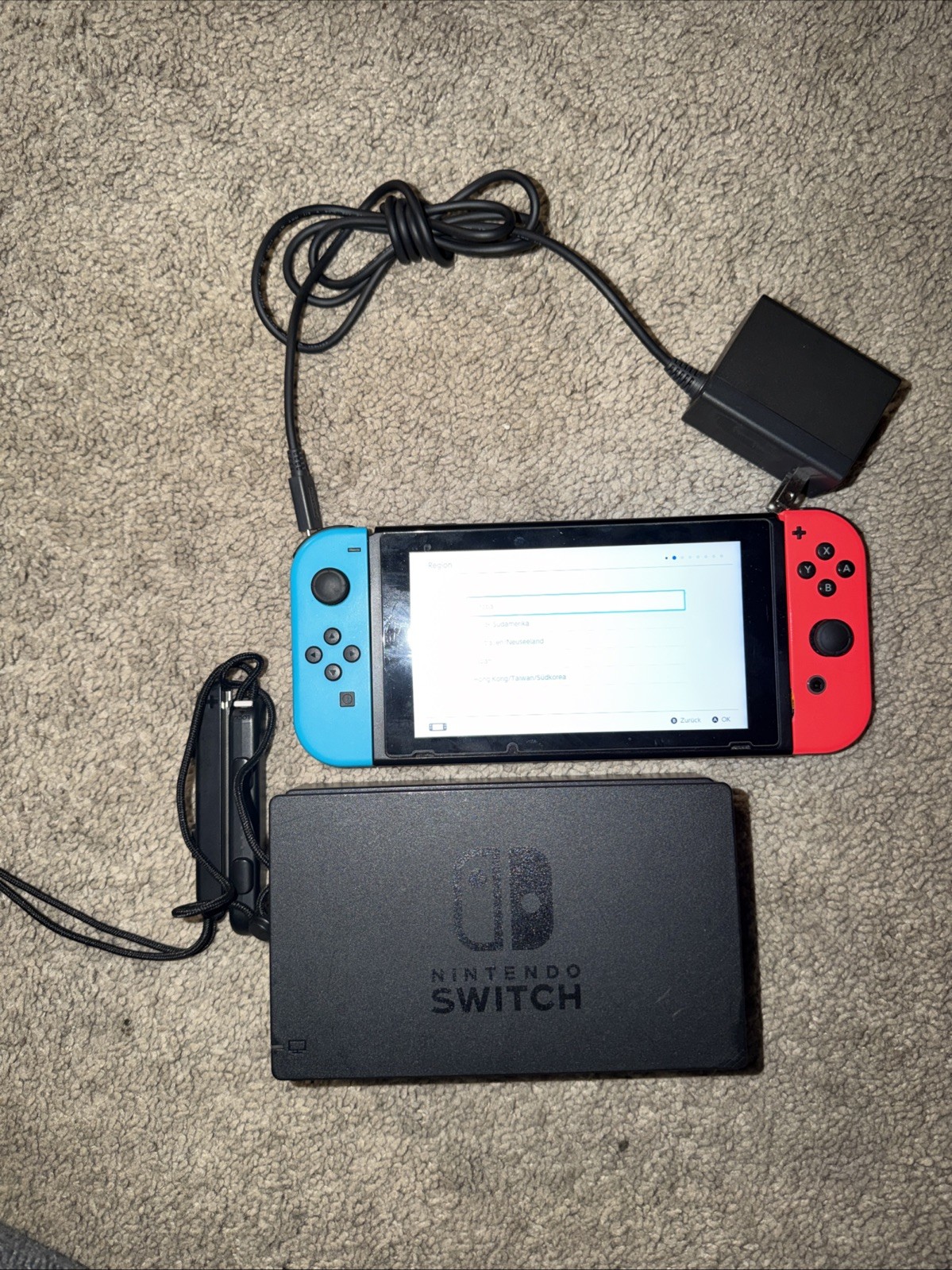 Nintendo Switch / Neon Blue and Neon Red Joy-Con Complete Set
