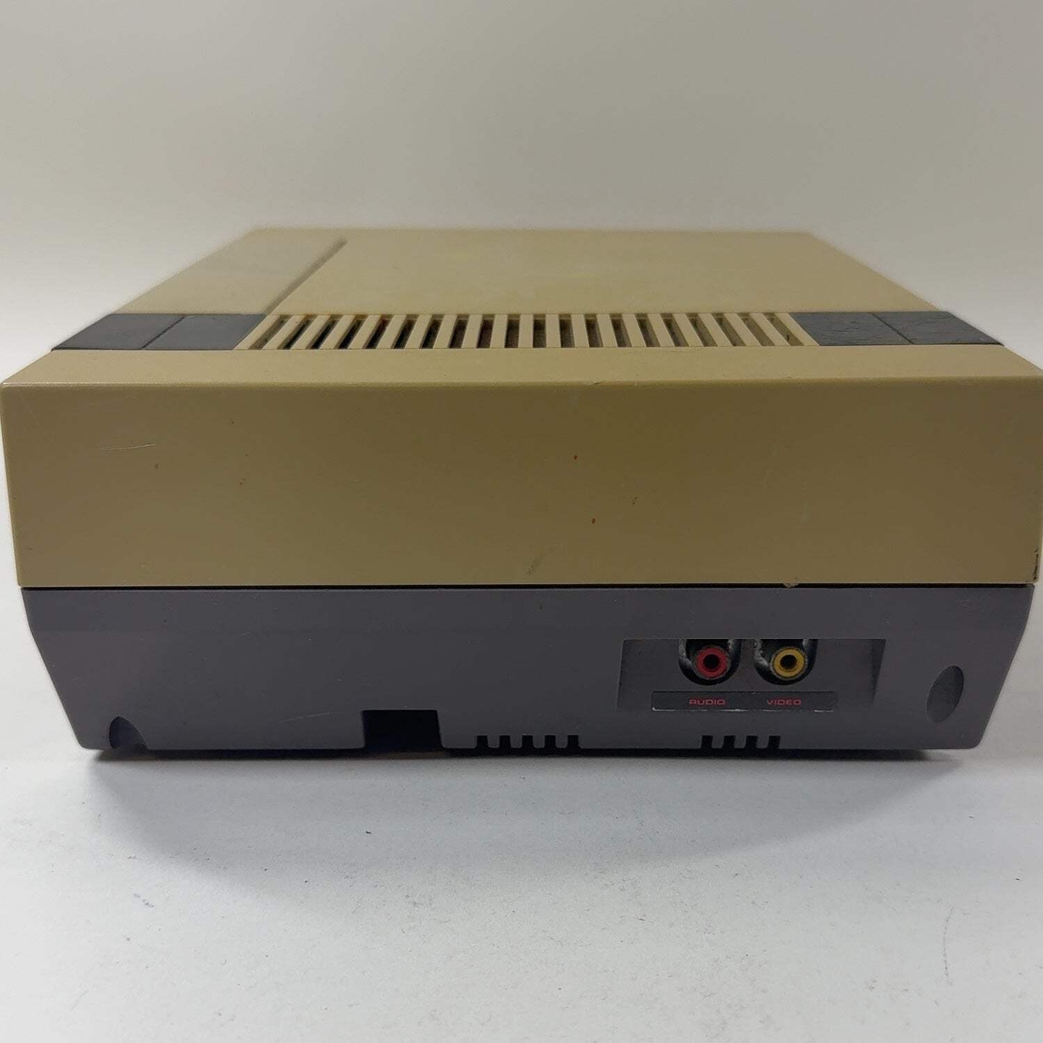 Broken Nintendo Entertainment System NES Console Gaming System Only NES-001 READ