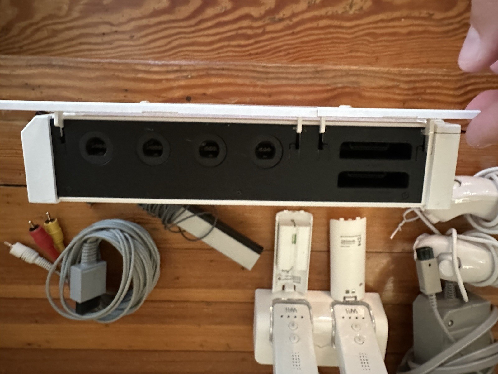 Nintendo Wii Console, White Premium Bundle [nintendo_wii]