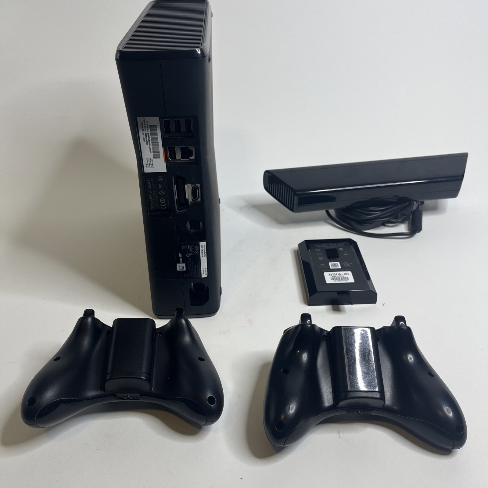 Microsoft Xbox 360 S Kinect Bundle 320GB HDD Console Box Controllers