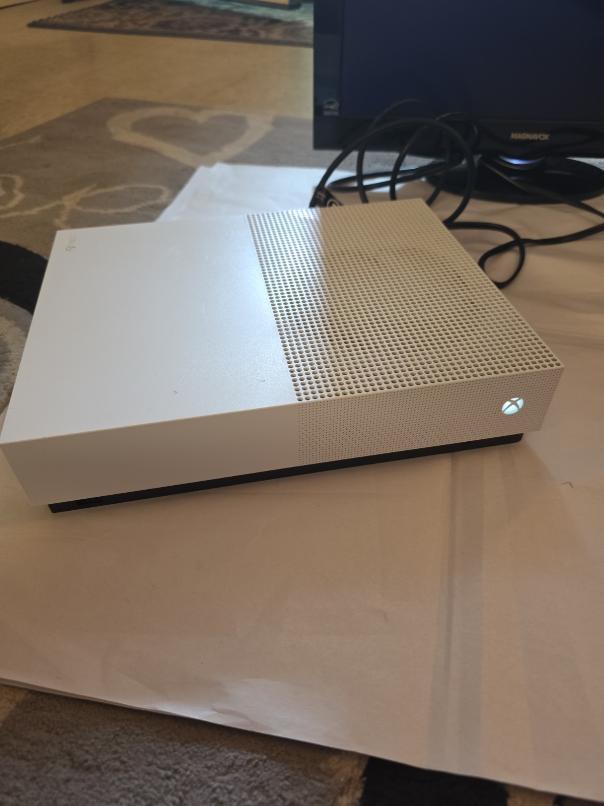 Microsoft XBOX ONE S 1TB All-Digital CONSOLE- ERROR 102 CODE/FOR PARTS/REPAIR