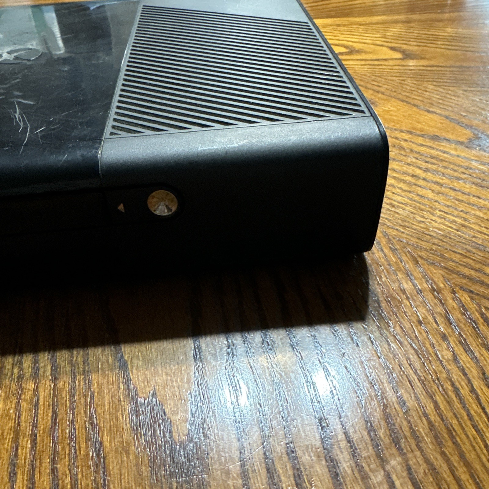Xbox 360 E 4GB Model 1538 Console For Parts UNTESTED