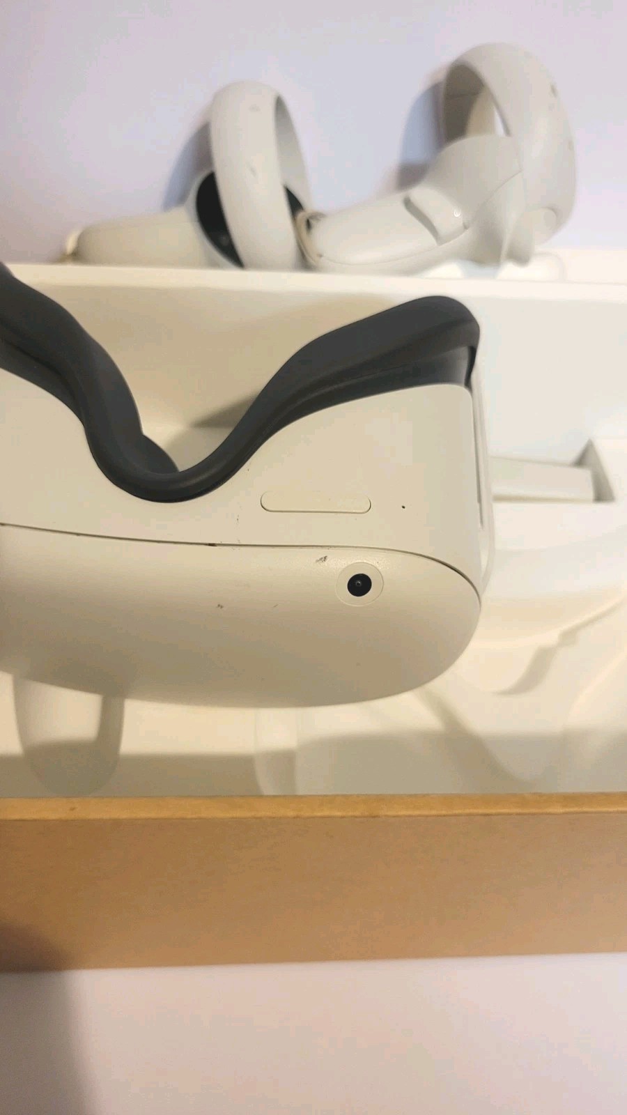 Meta Oculus Quest 2 128GB Virtual Reality Headset – White + Comfort Head Strap