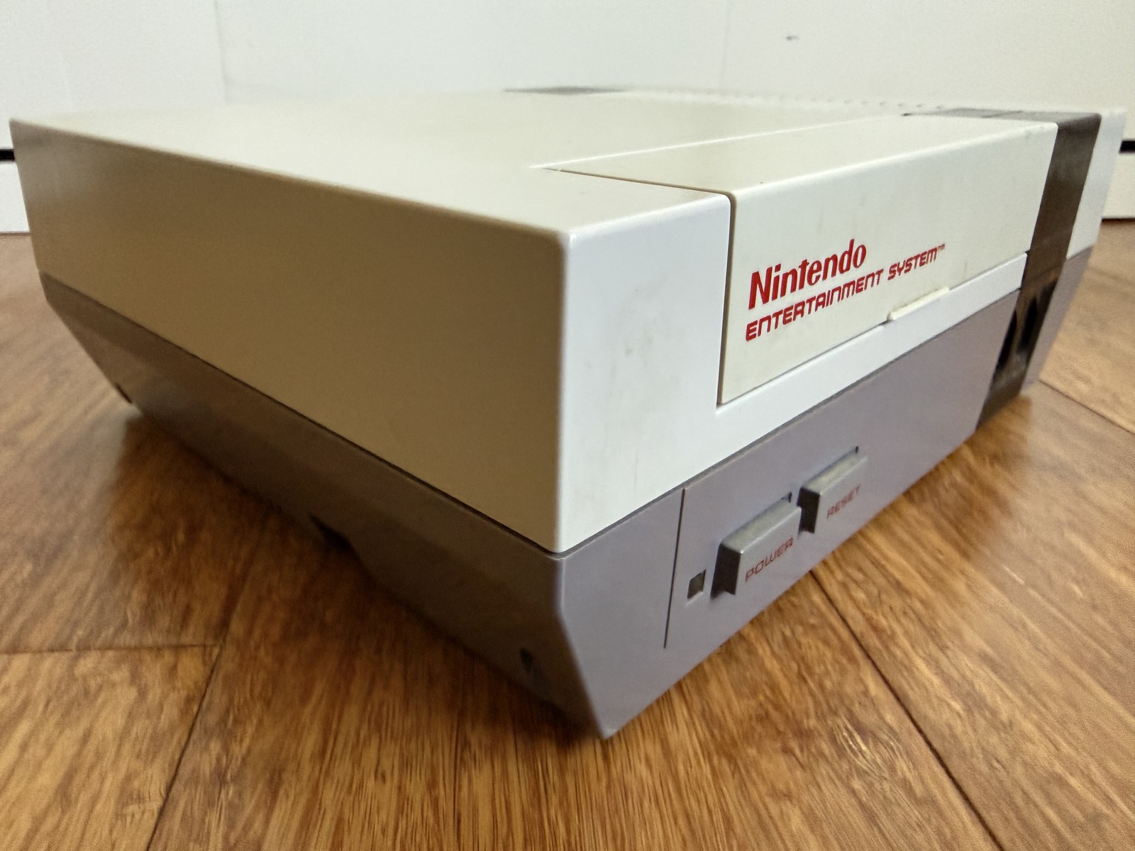 Nintendo NES Console Bundle • 2 Controllers • Zapper • Mario Duck Hunt • OEM