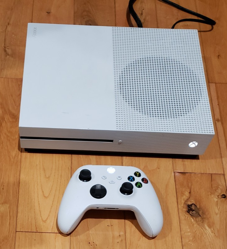 Xbox One S 1TB Console 1681 White Bundle, Controller 1914, Power, HDMI, TESTED!