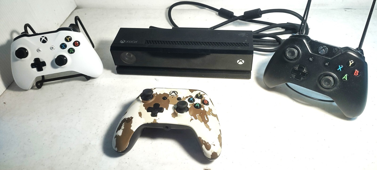 Xbox One Components – 3 different controllers + Kinect Motion Sensor Black #1520
