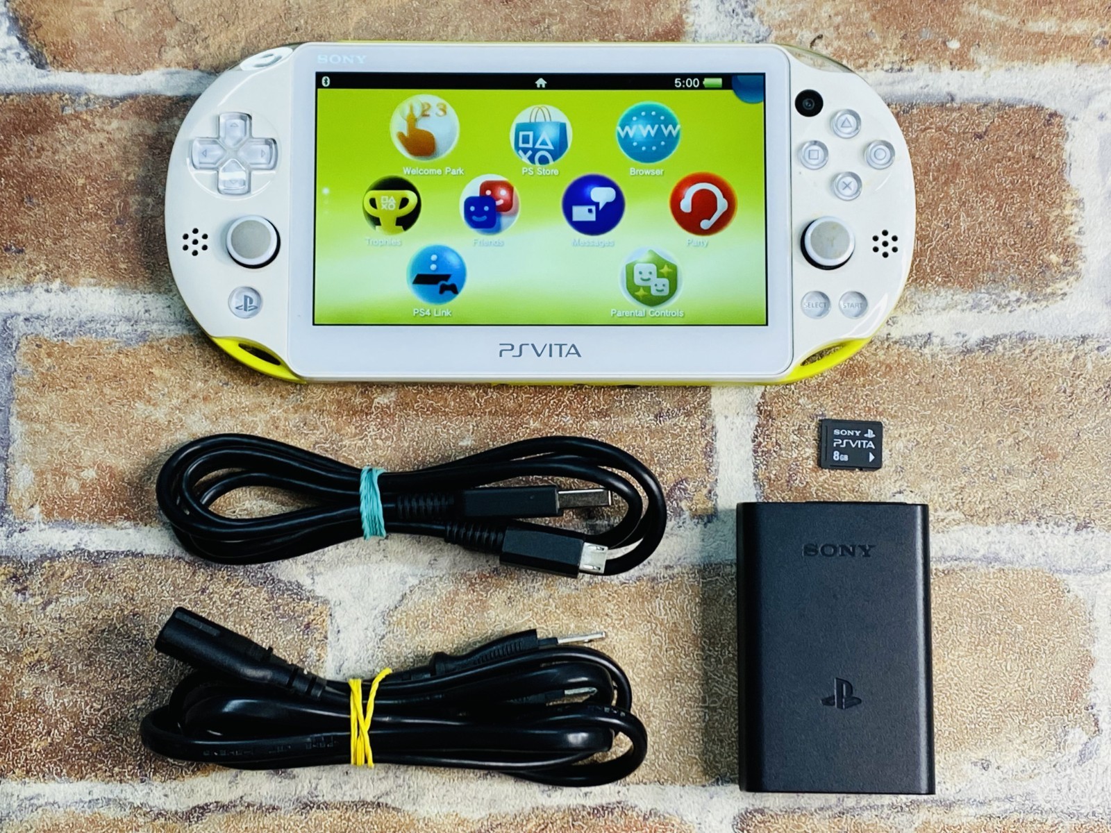 Sony PS Vita Lime Green / White PCH 2000 ZA13 Playstation Charger 8GB Tested DDP