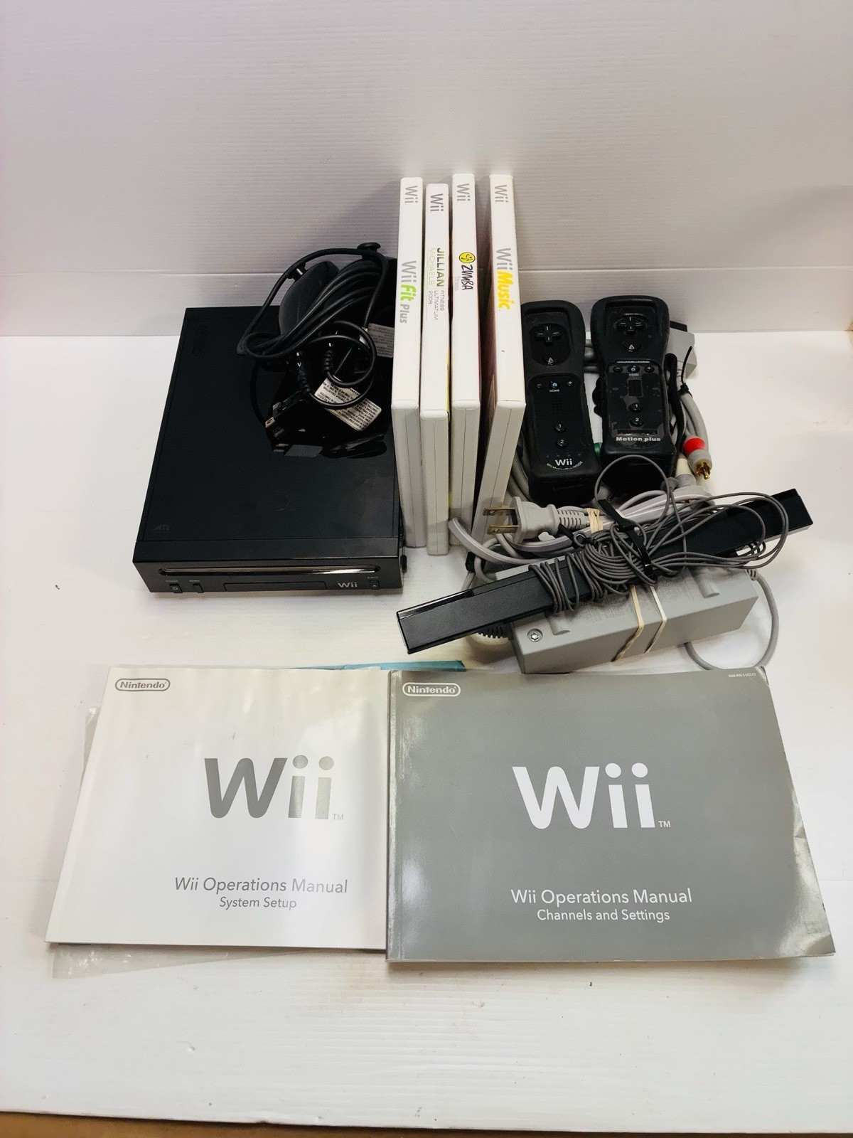 Nintendo Wii Console Bundle 4 Games Motion Plus Nunchuks Cords Tested Works