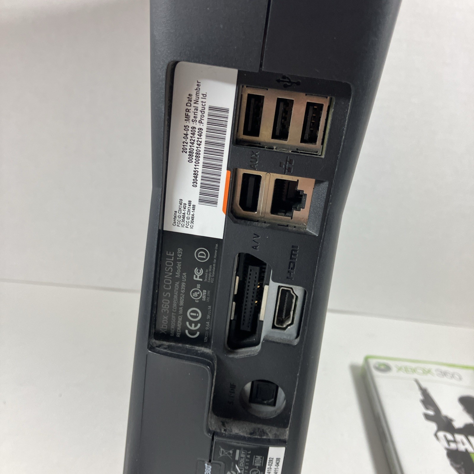 Microsoft Xbox 360 S 1439 Console Cables Controller Game