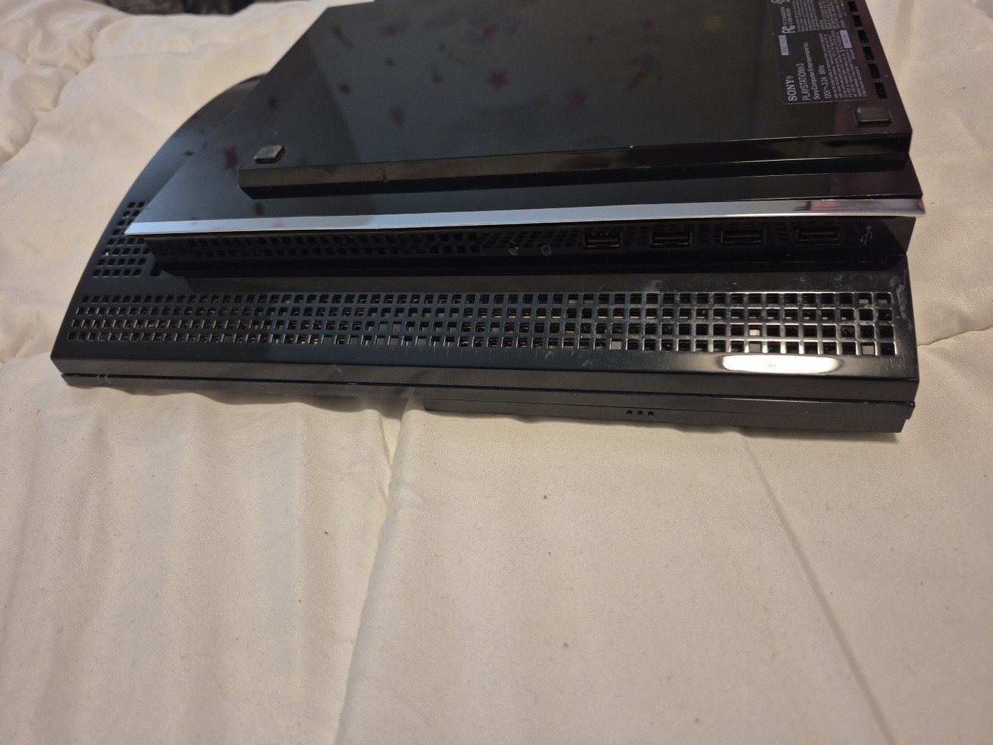 CECHE01 Playstation 3 80GB Backwards Compatible – Tested plays PS1/PS2/PS3 Games