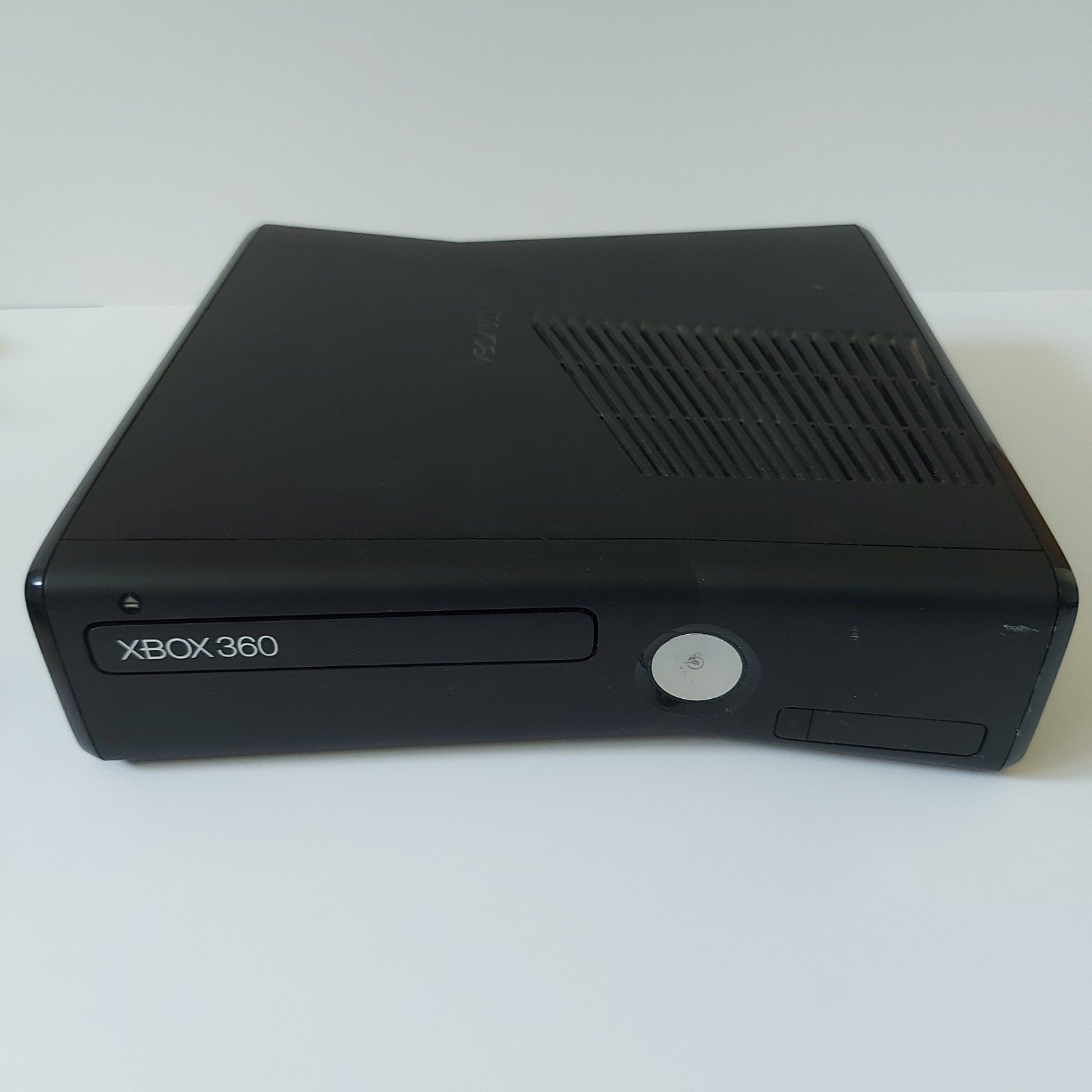 Microsoft Xbox 360 S 4GB Black Kinect Bundle w/ 2 Controllers & 6 games WORKING!
