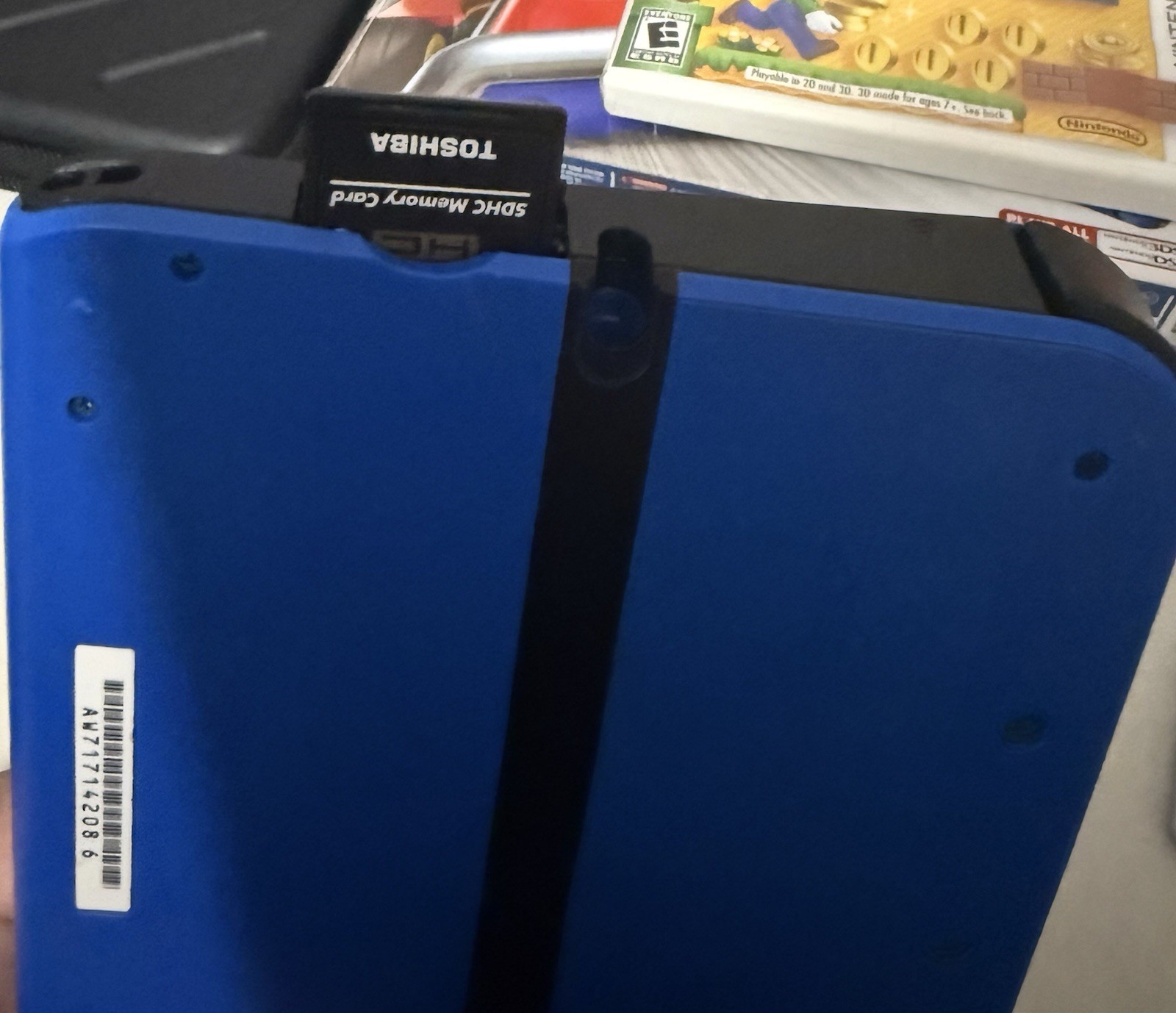 Original 2DS Blue Console with box and charger + 3 games & Carrying Case