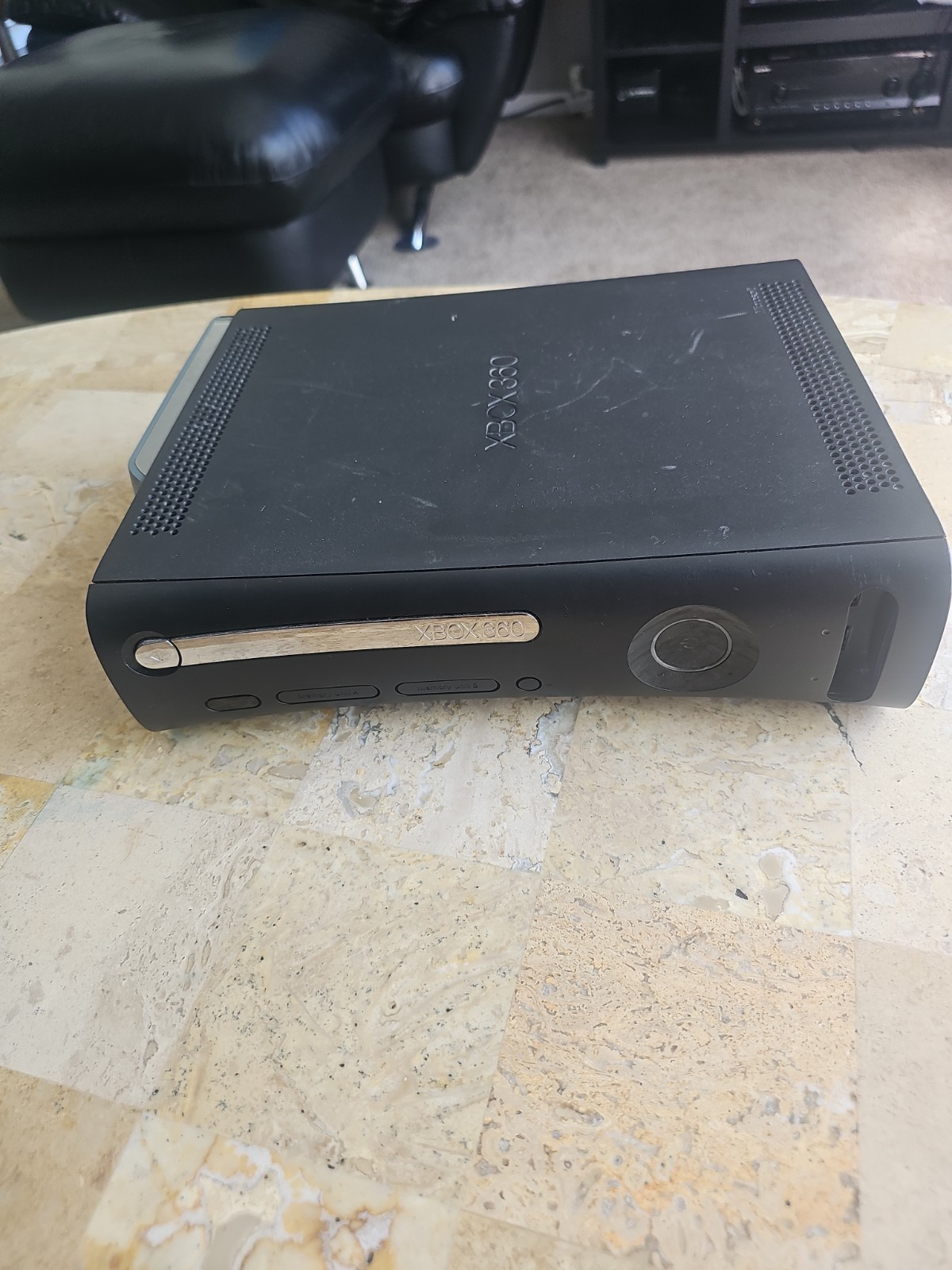 Xbox 360 FAT NO POWER ADAPTER,NO AV ADAPTER NO CONTROLLERS TESTED READ.