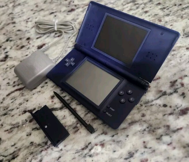 Nintendo DS Lite Handheld Console – Enamel Navy