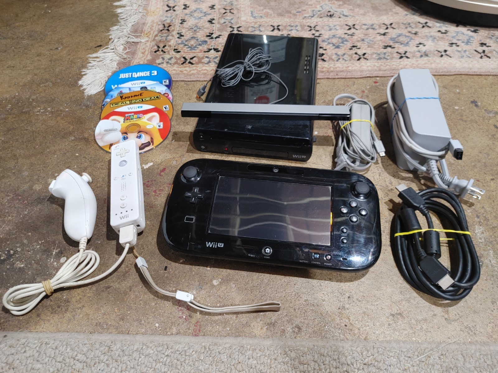 Nintendo Wii U Black Console Bundle – Tested & Working – Includes 4 Games