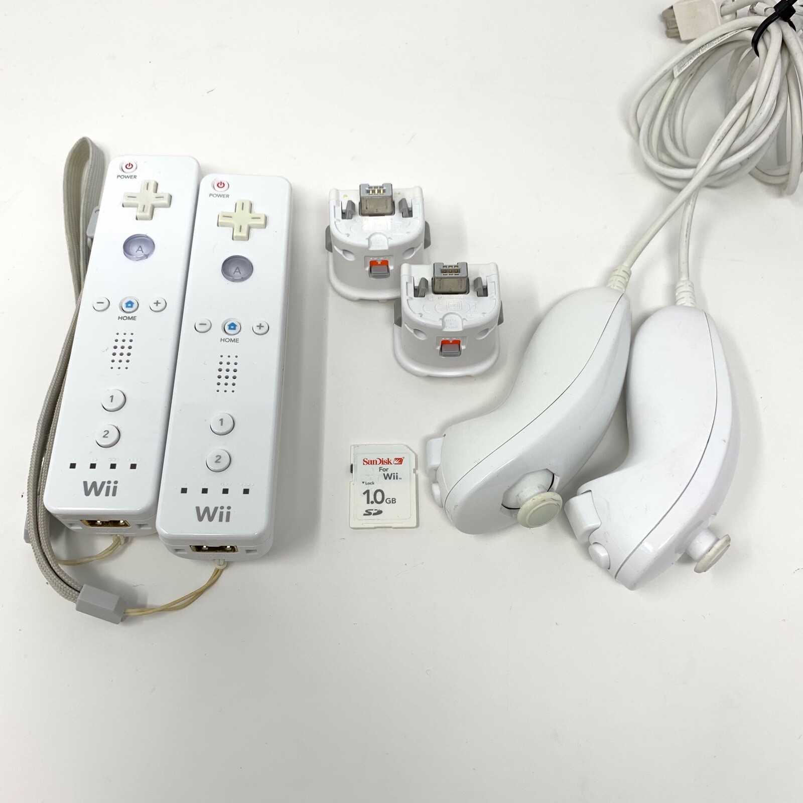 Nintendo Wii White Console Complete Bundle w/ 2 Controllers 2 Wheels & Nunchucks