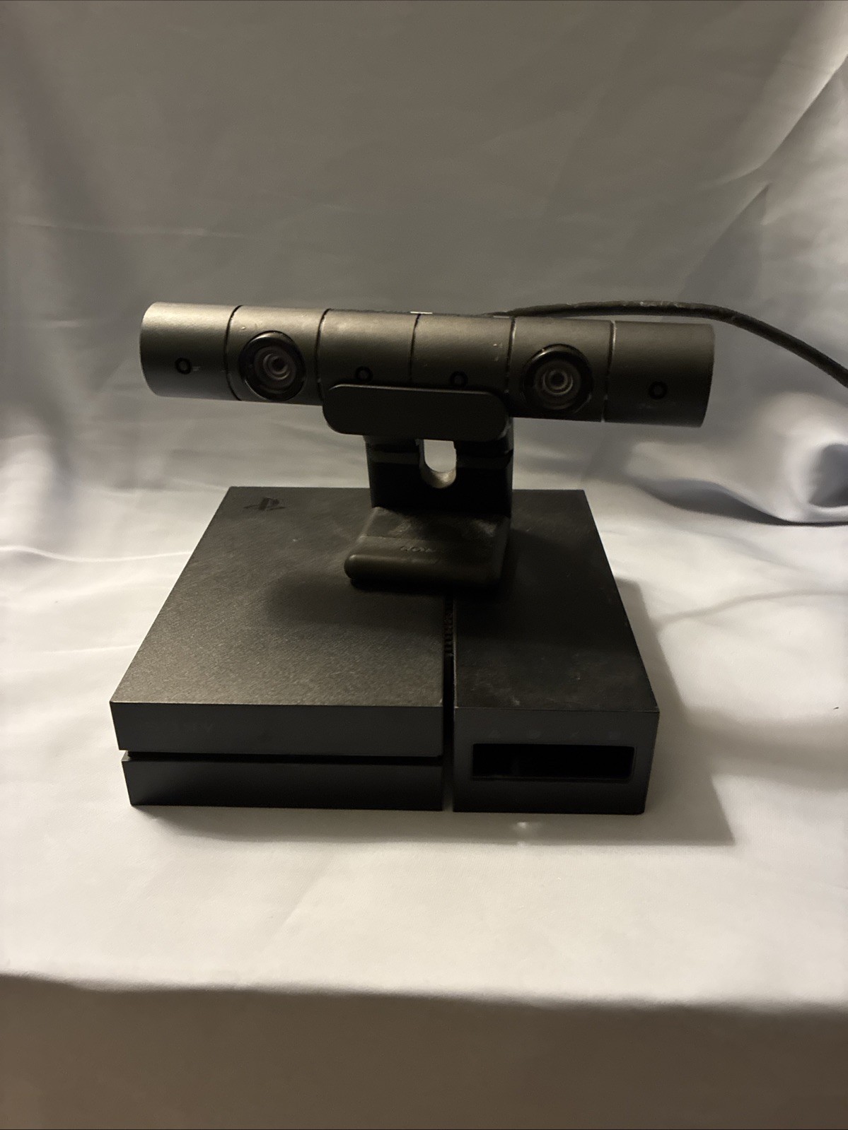 PS4 Pro With Vr Headset, Dualshock4 And 2 Motion Controllers