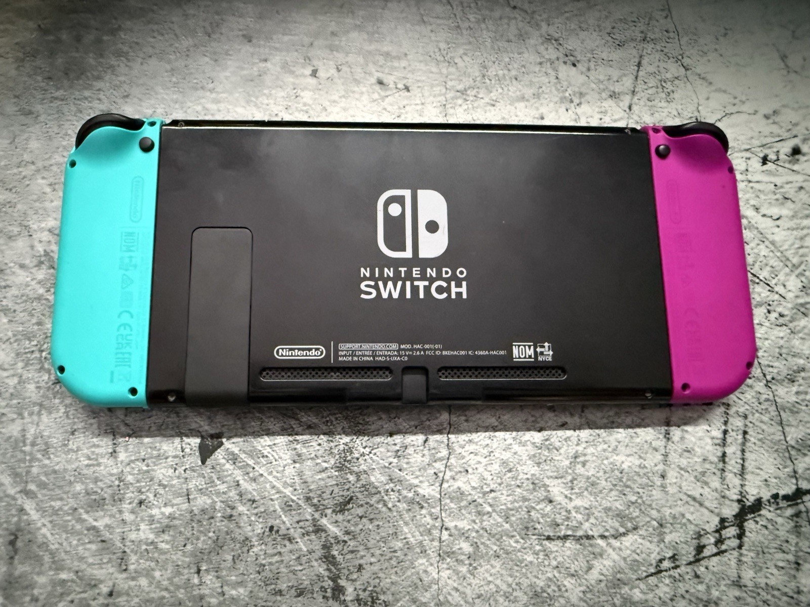 Nintendo Switch HAC-001 32gb Purple/Blue Joy Con Charger & Dock Bundle