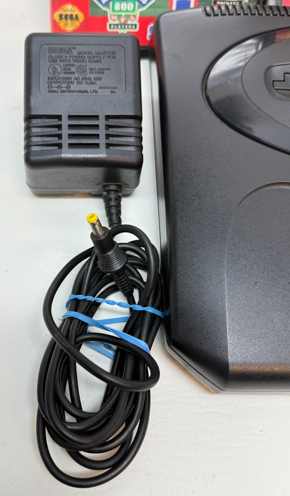 Sega Genesis Model 2 Console MK-1631 Bundle 5 Games Sonic 2 SFII – POWERS ON