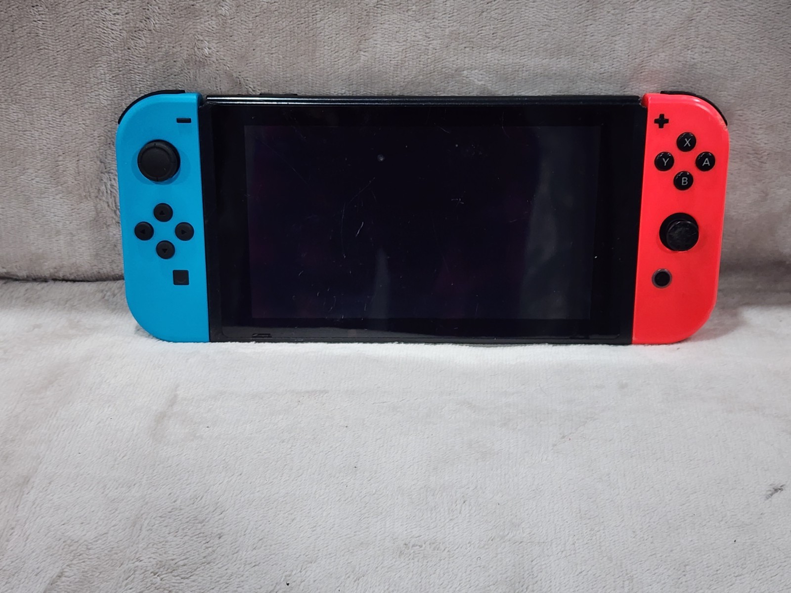 Nintendo Switch Console 32GB Handheld 720p w/ Neon Red/Blue Joy-Con HAC-001