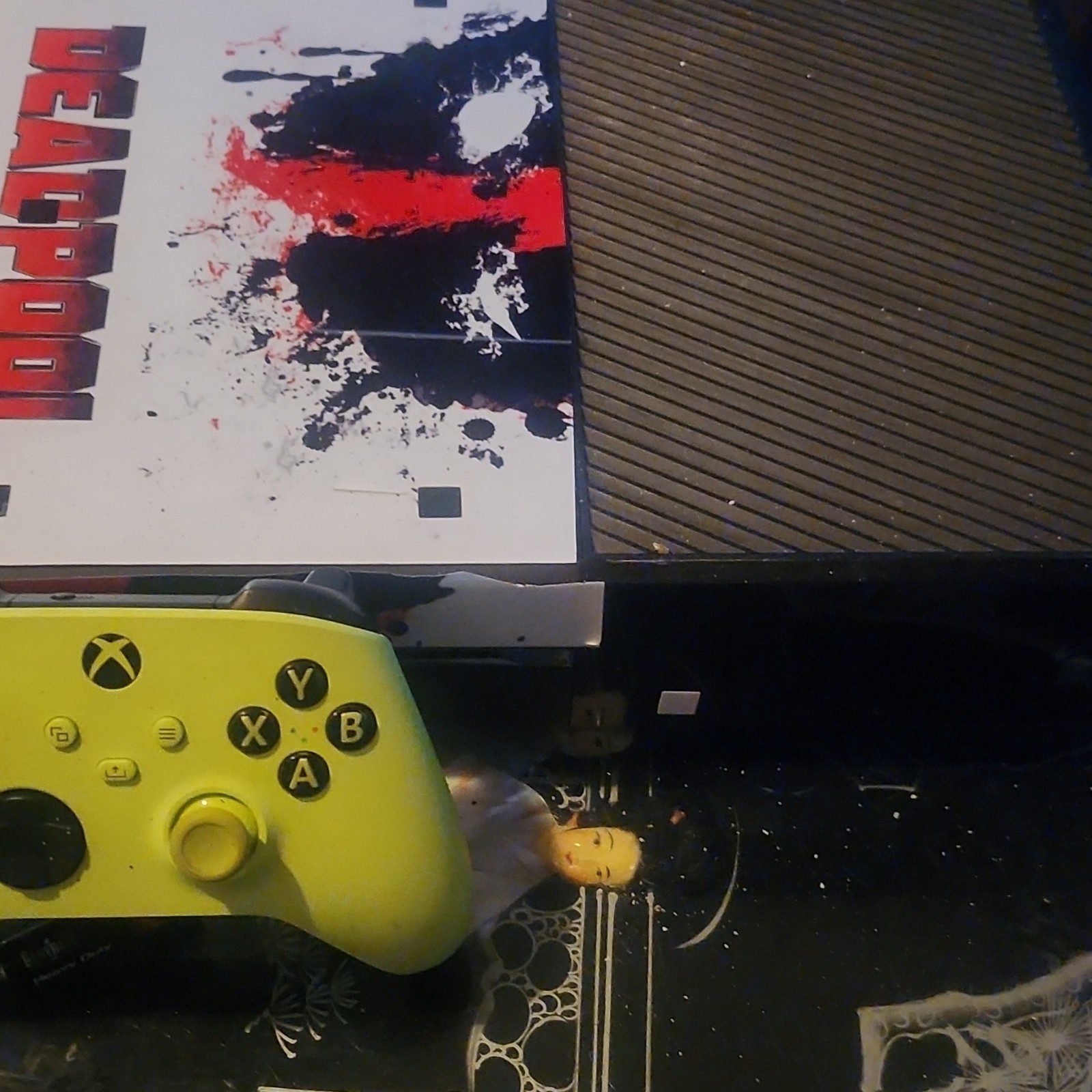 Microsoft Xbox One Deadpool Skin Yellow Controller HDMI Wi-Fi Capability