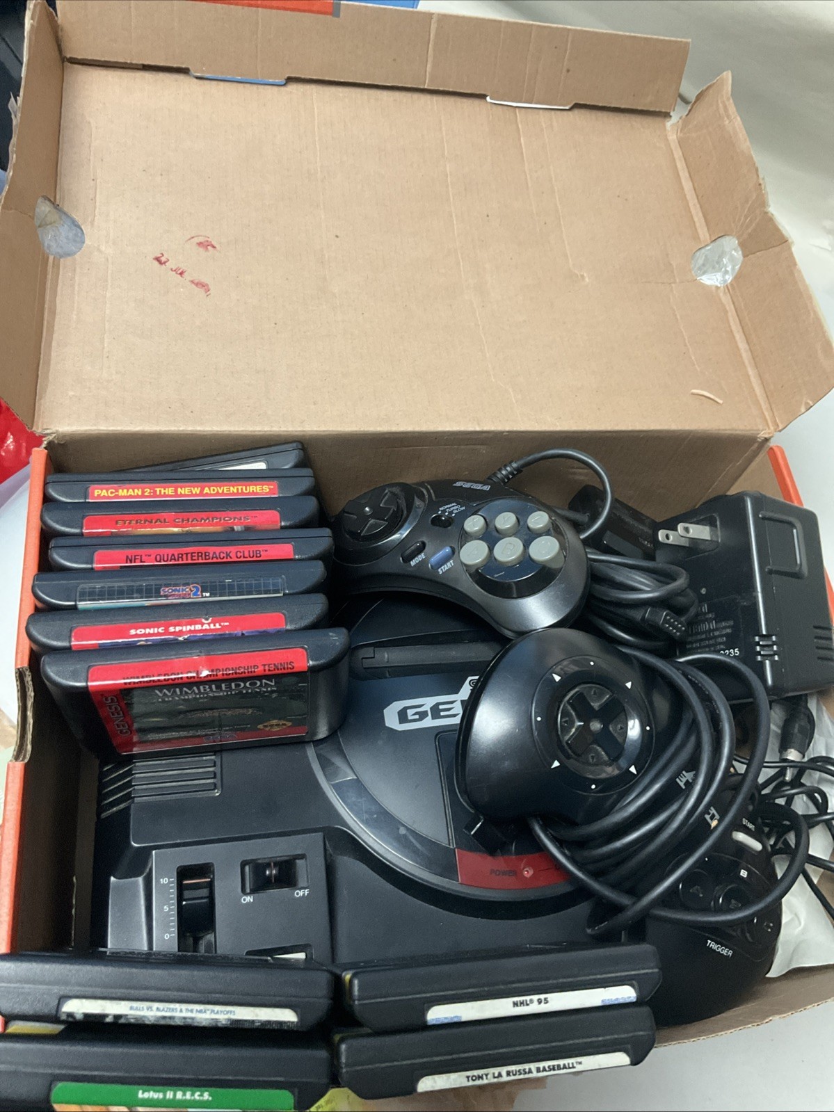 Sega Genesis 16 Bit Console 1601 BUNDLE W/Controllers 1650+ 1470, Power, 11 Game