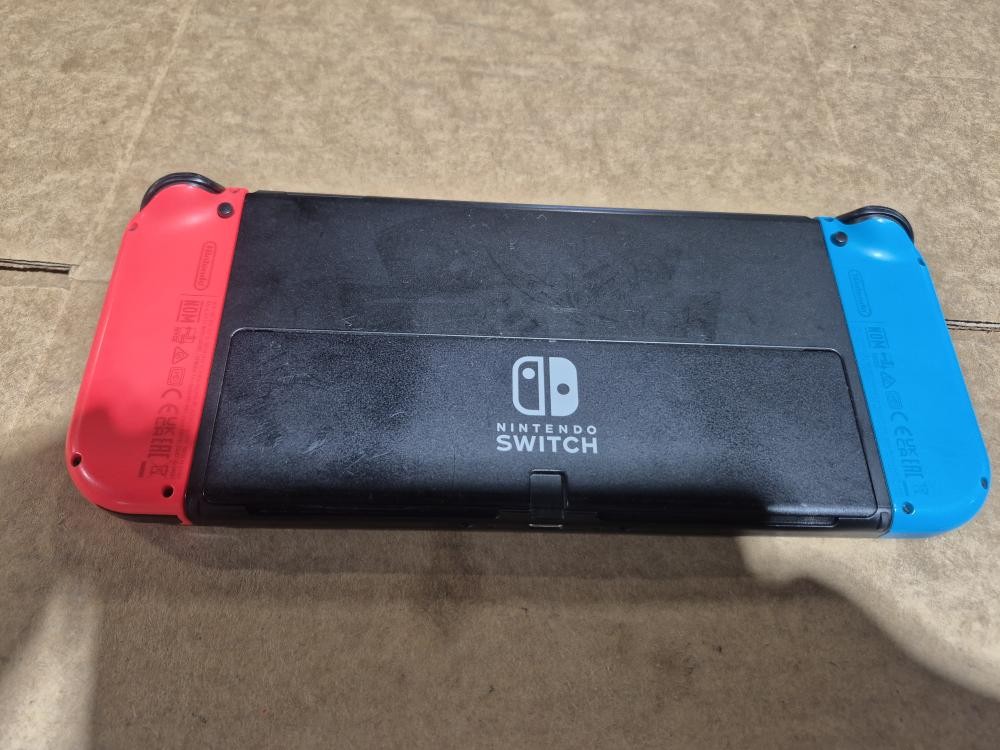 NINTENDO SWITCH HANDHELD – OLED – HEG-001 (B33008076)