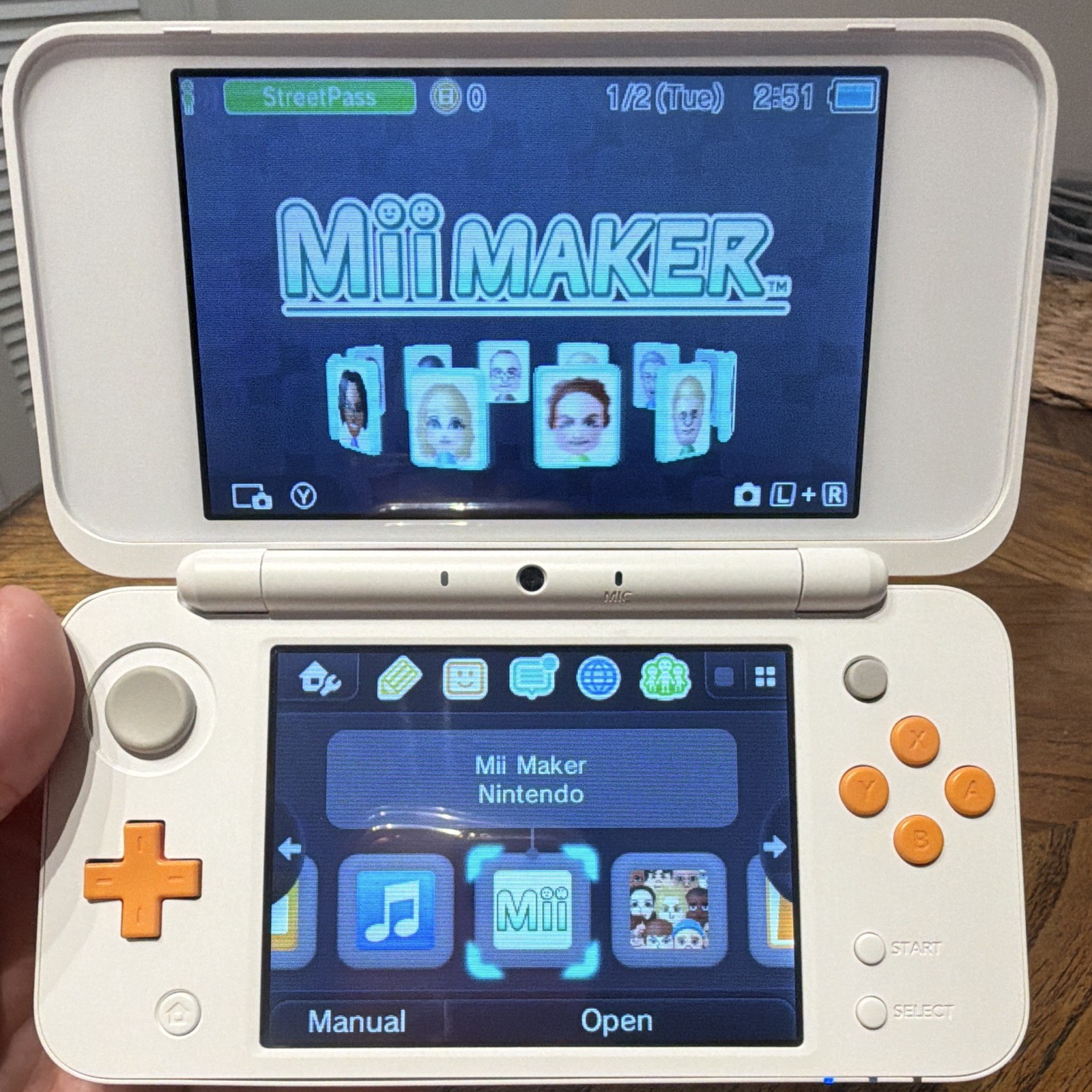 Nintendo 2DS XL White/Orange – Region Free w/ Charger +128GB Micro SD – Tested