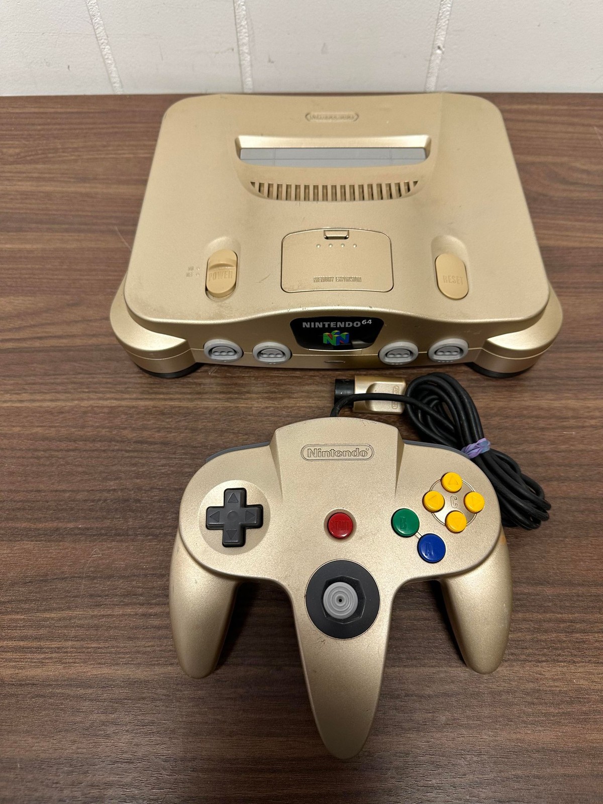 Nintendo 64 Version Toys R US Edition Gold Color Console System N64 5E