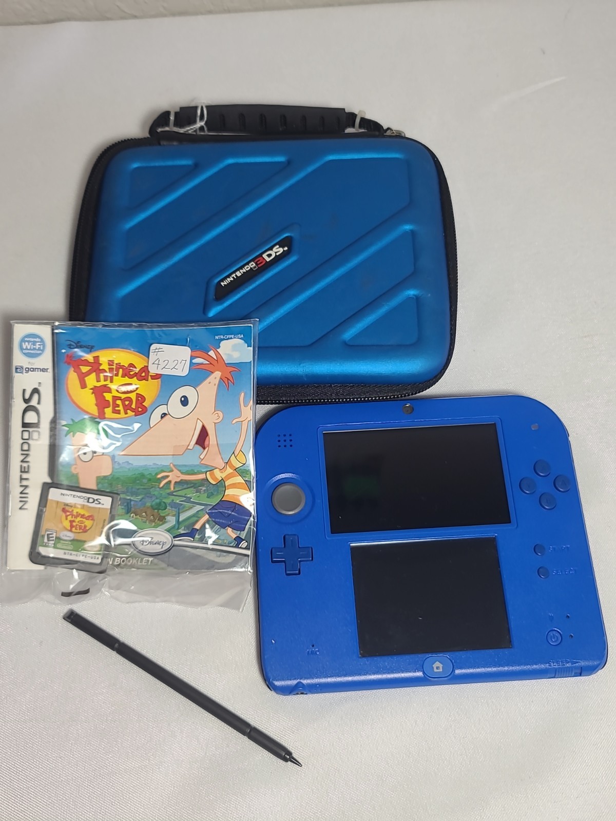 Nintendo 2DS Blue/Black Handheld Console Wi-Fi 4GB Region Free FTR-001 W/Game