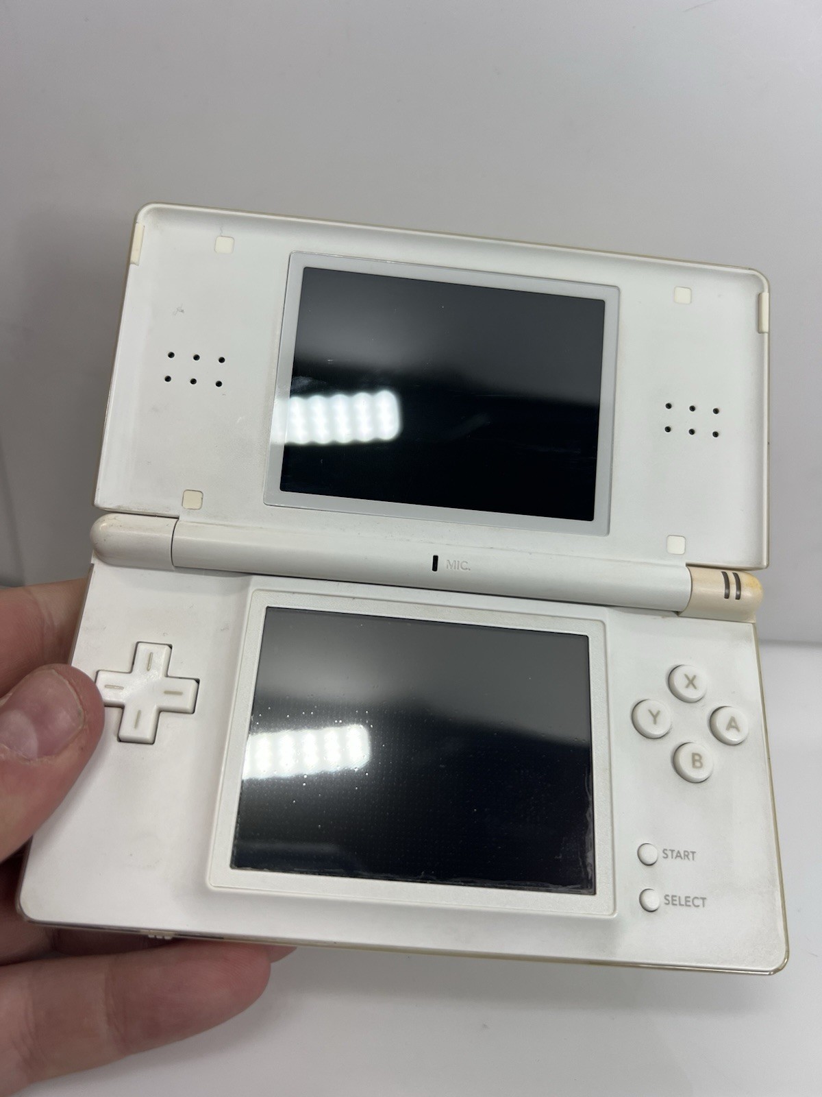 Nintendo DS LITE White! Fully Working! Region Free USA Seller! Clean Screens!