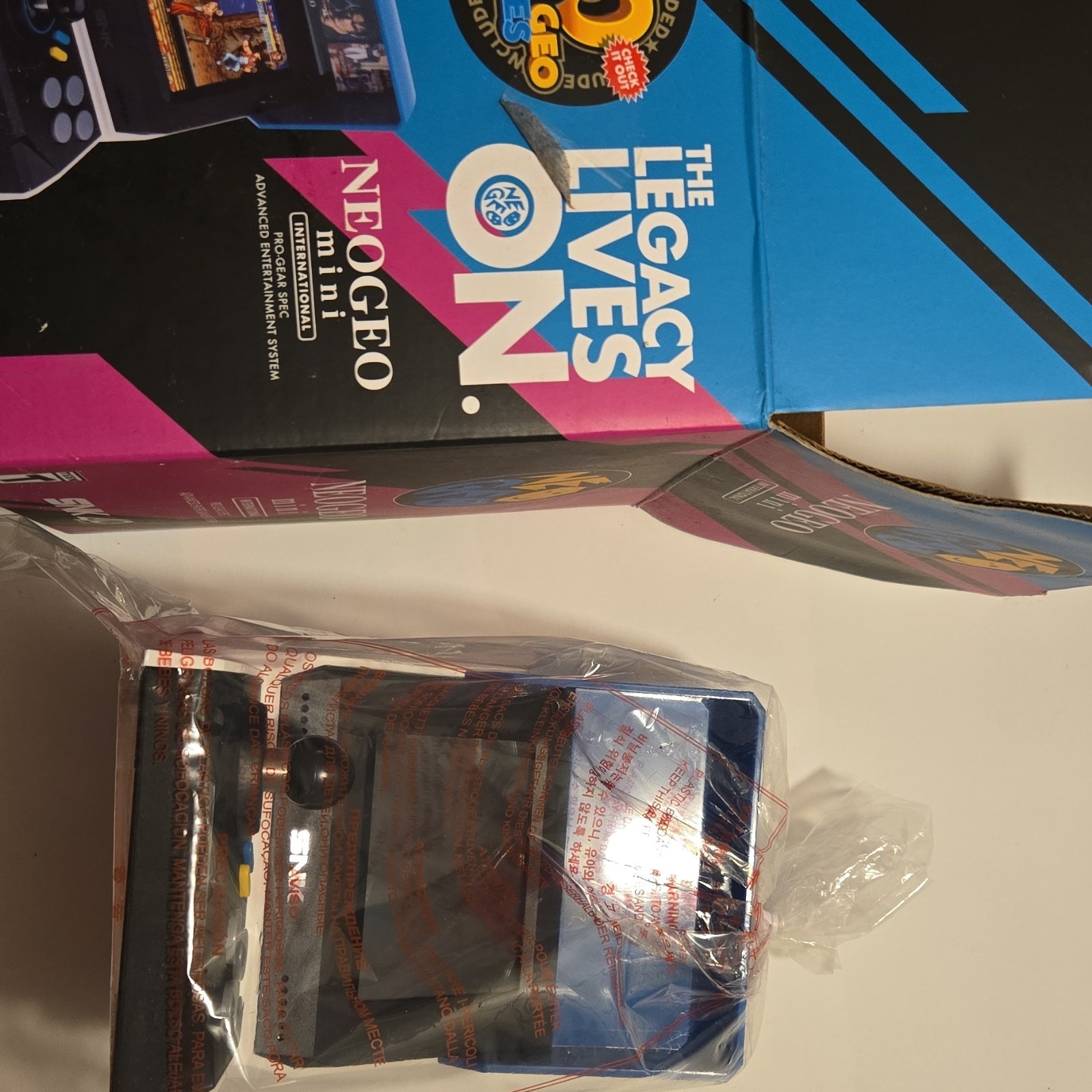 SNK NEOGEO mini International Advanced Entertainment System HDMI W/ Controller