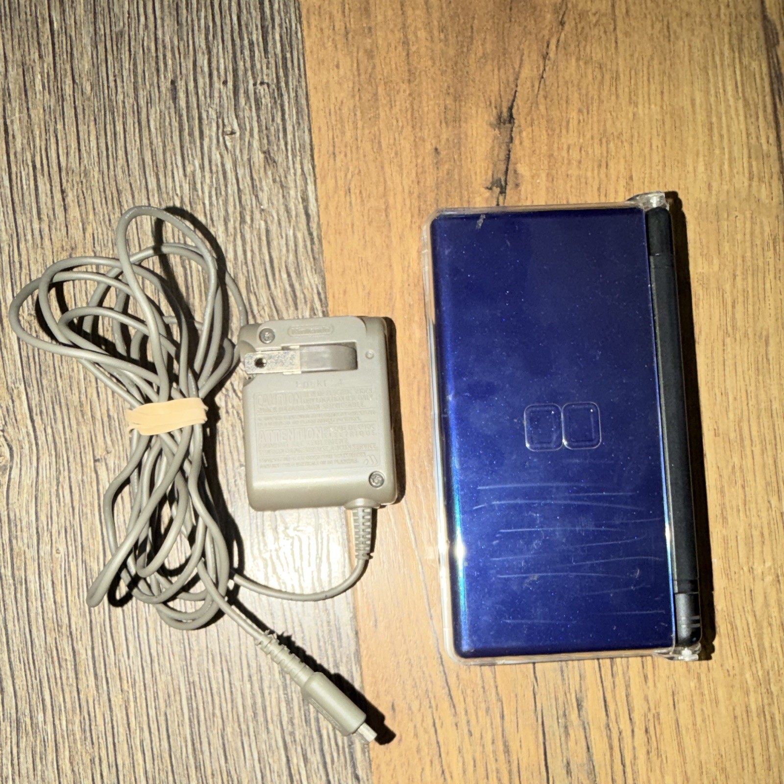 Nintendo DS Lite Handheld System Blue/Black Touchscreen NTSC-U/C USG-001
