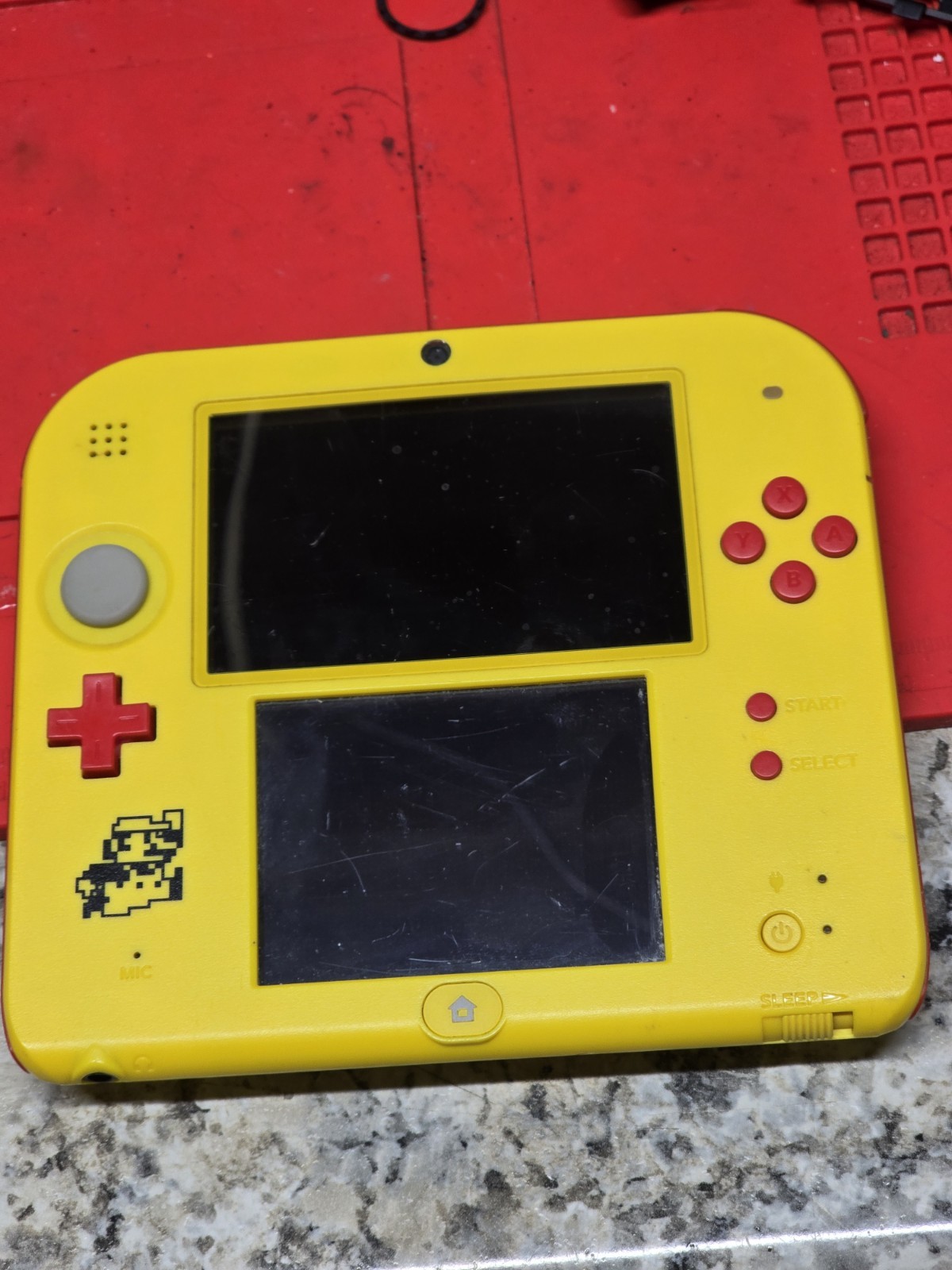 Nintendo 2DS Super Mario Maker for Nintendo 3DS Bundle – Yellow/Red