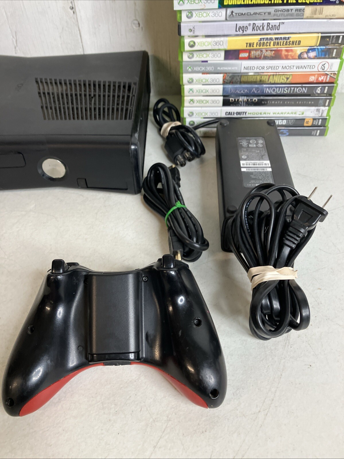 Microsoft Xbox 360 S 250GB 1439 Bundle 25 Games GTA IV HALO 3 MASS EFFECT DIABLO