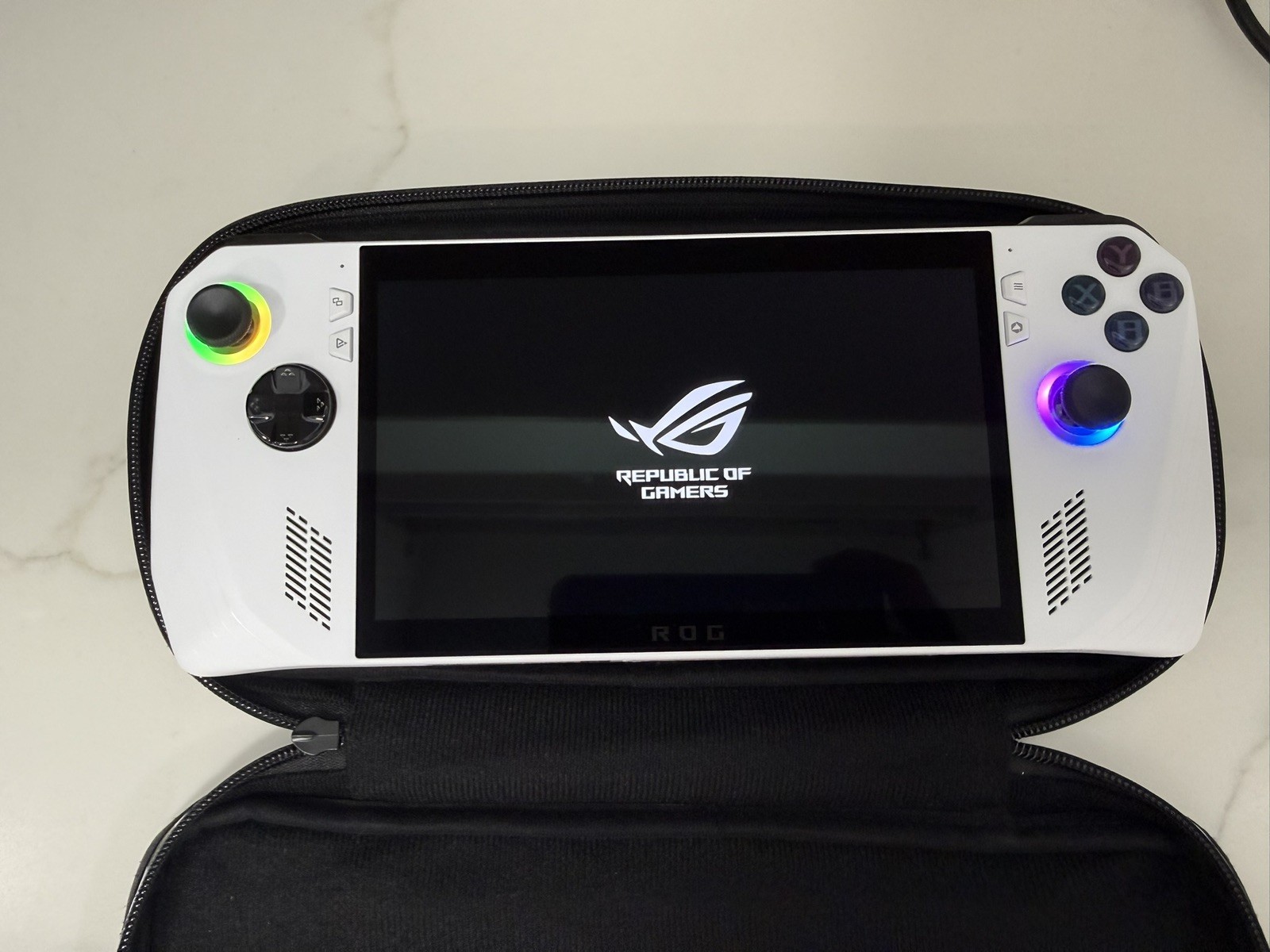 ASUS ROG ALLY *BUNDLE* RC71L – ALLY.Z1 – ROG – 7″ FHD – DOCK & CASE – 512mb