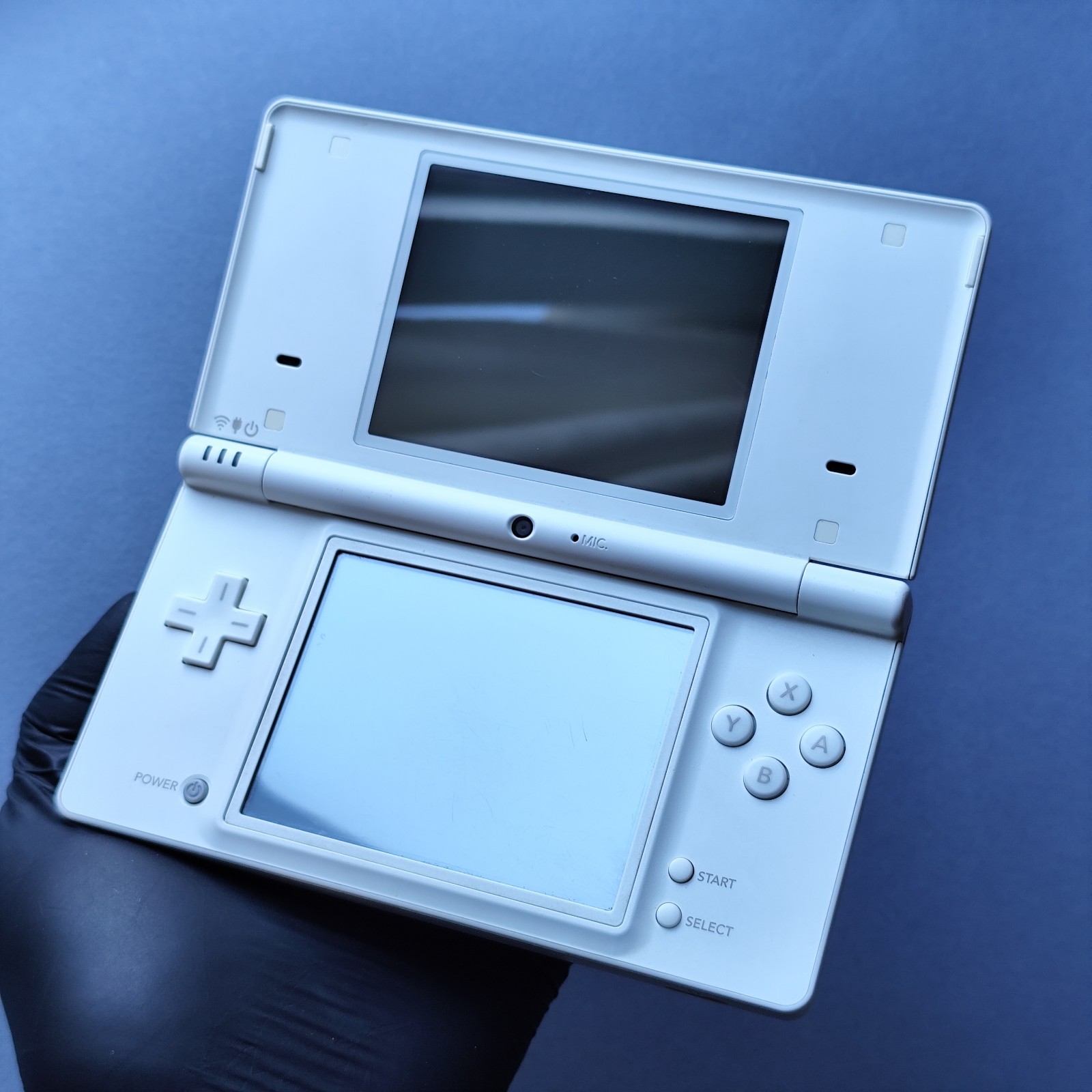 Nintendo DSI White Console With Nib – Near Mint Condition