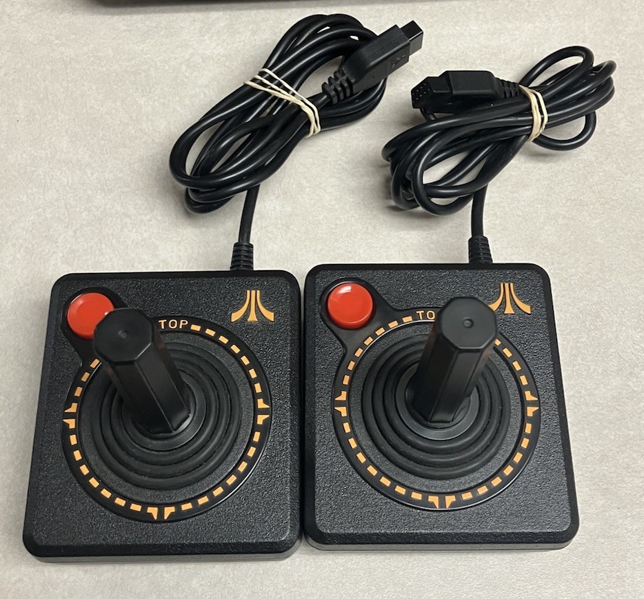 Atari Flashback 2 Classic Game Console 40 Built in Games 2 Controllers