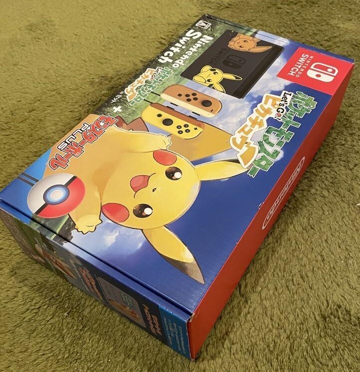 Nintendo Switch Pikachu Edition Pokemon Let’s Go! Pikachu + Poke Ball Plus