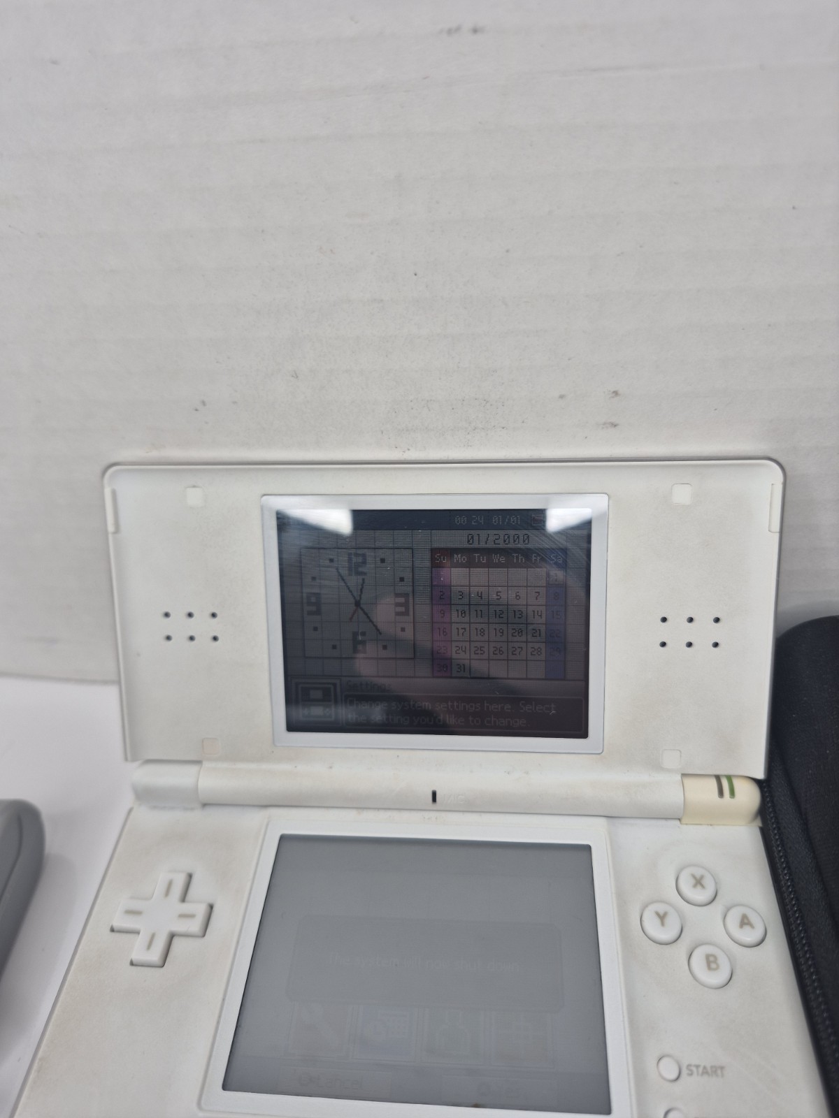 Nintendo DS Lite Handheld Gaming System White (USG-001) Charger Stylus Case