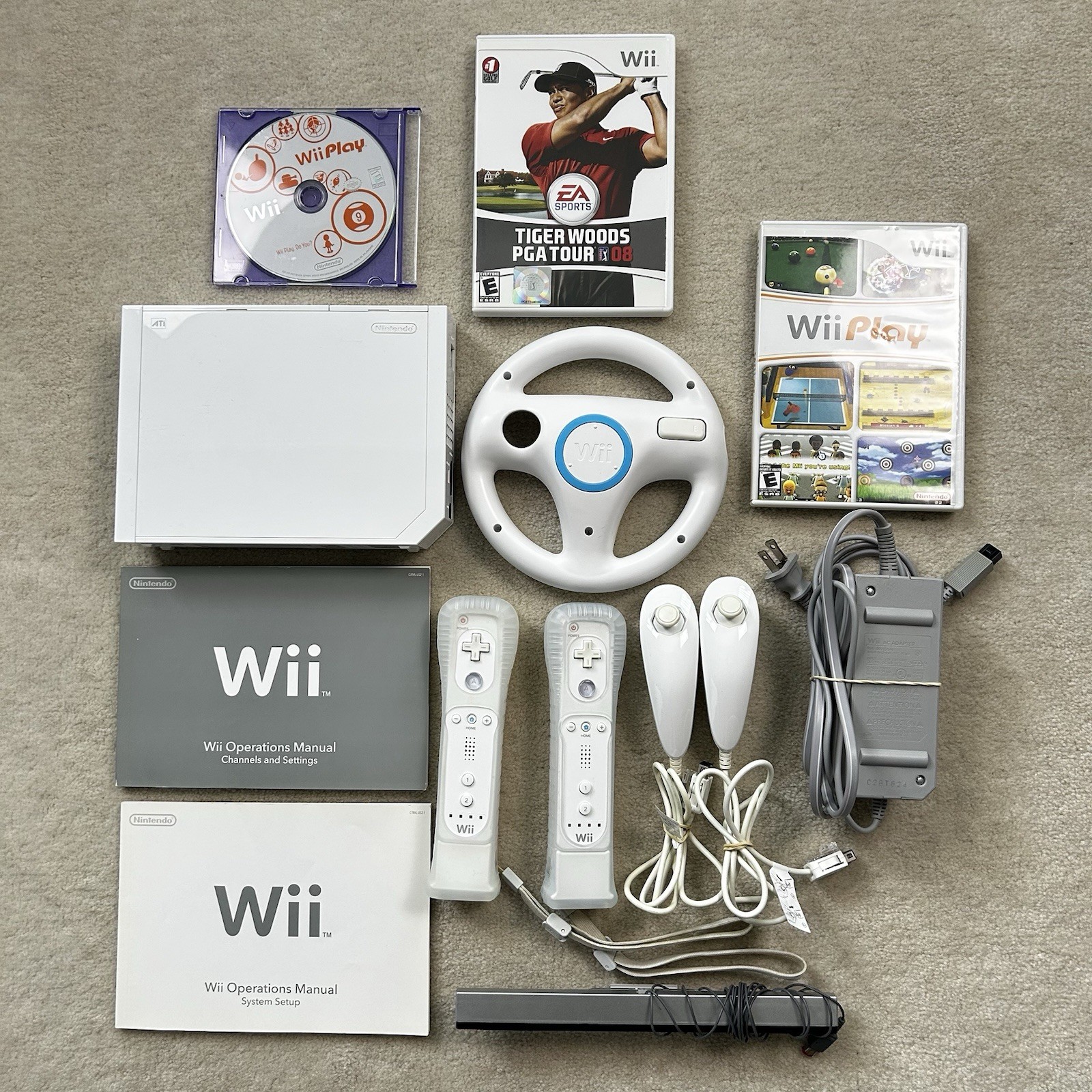 Nintendo Wii Console Bundle White RVL-001 + 2 Remotes + 2 Nunchucks Tested