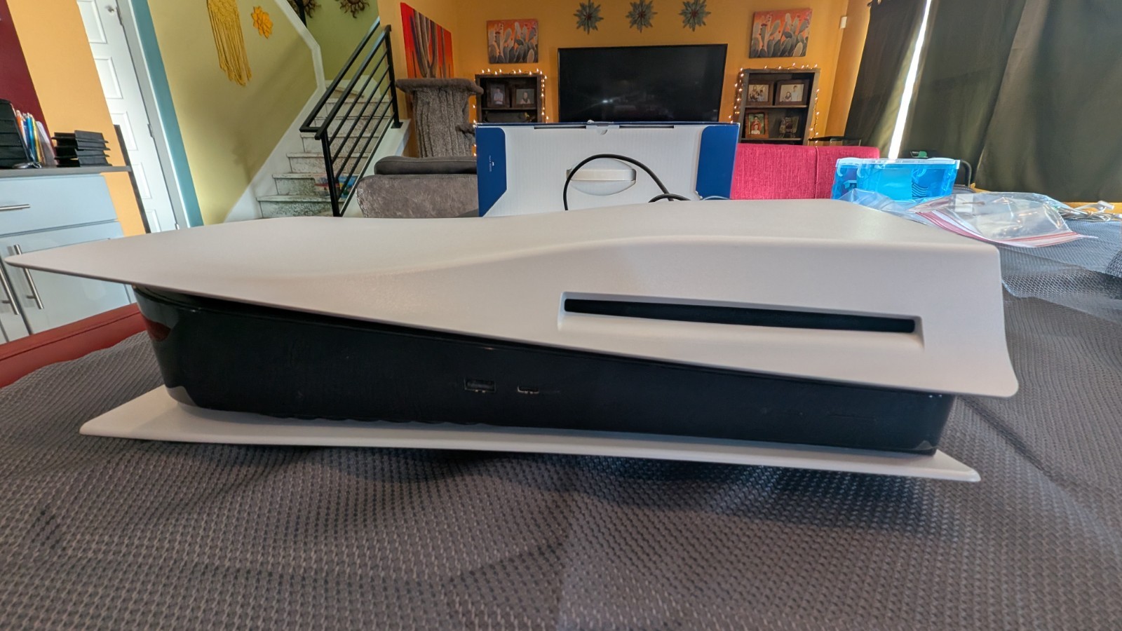 Sony PS5 Blu-Ray Edition Console – White – w/TWO PURPLE CONTROLLERS – free ship!
