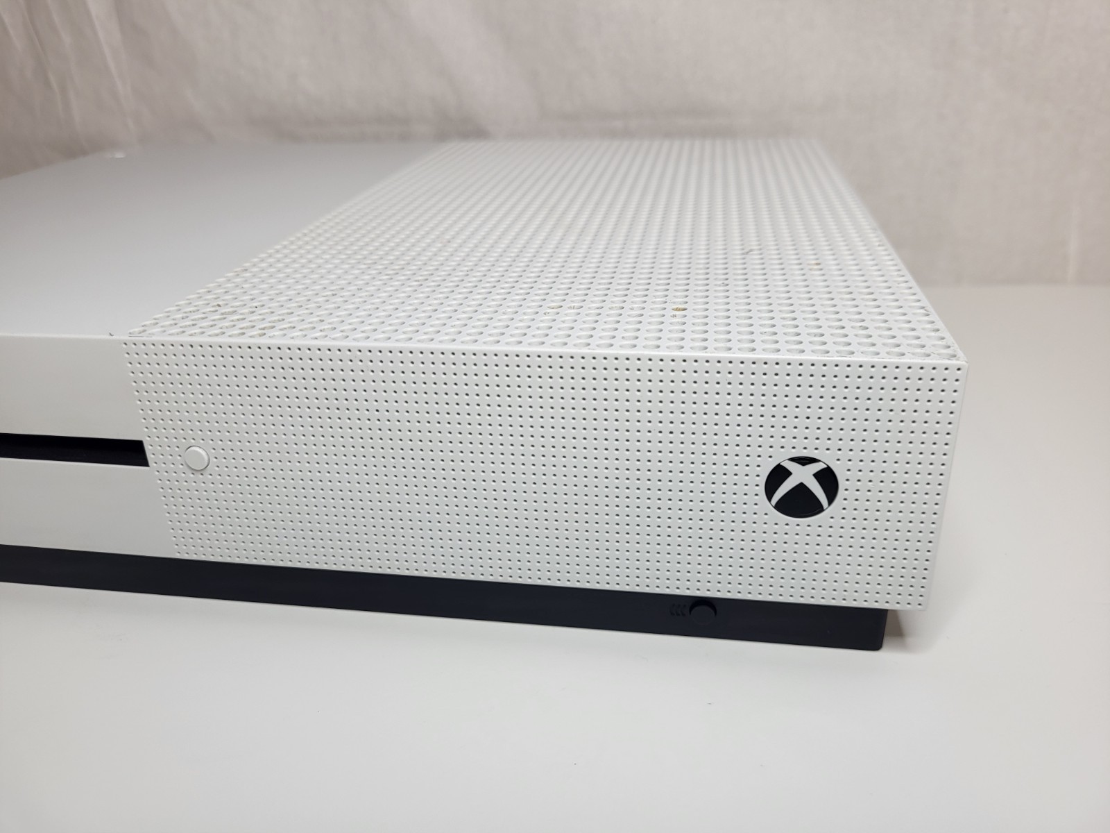 Microsoft Xbox One S White Console Model 1681 Used w/ Power 500GB
