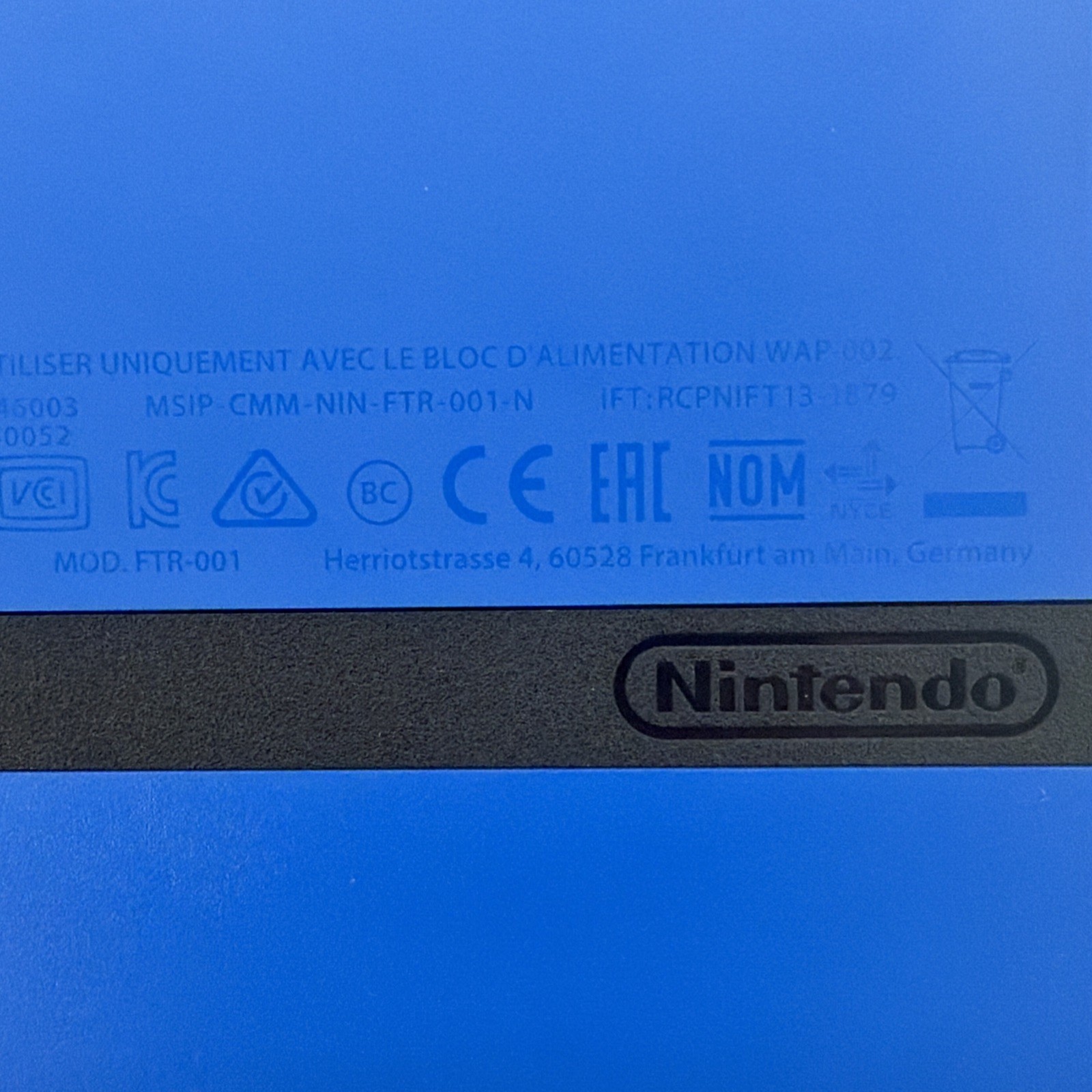 Nintendo 2DS Electric Blue Handheld Console FTR-001 Bundle 4GB SD Card & Stylus
