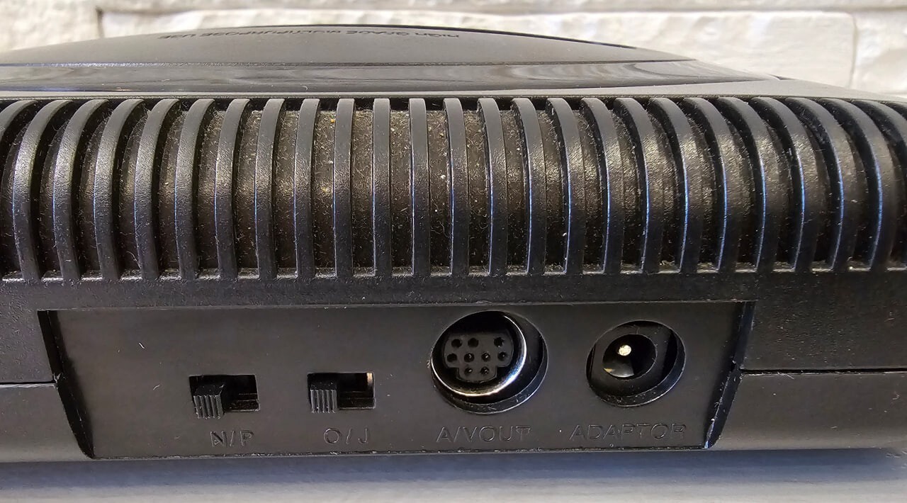 Mega Drive 2 Vintage Retro 1990s Game Console 16 bit analog Sega read descript